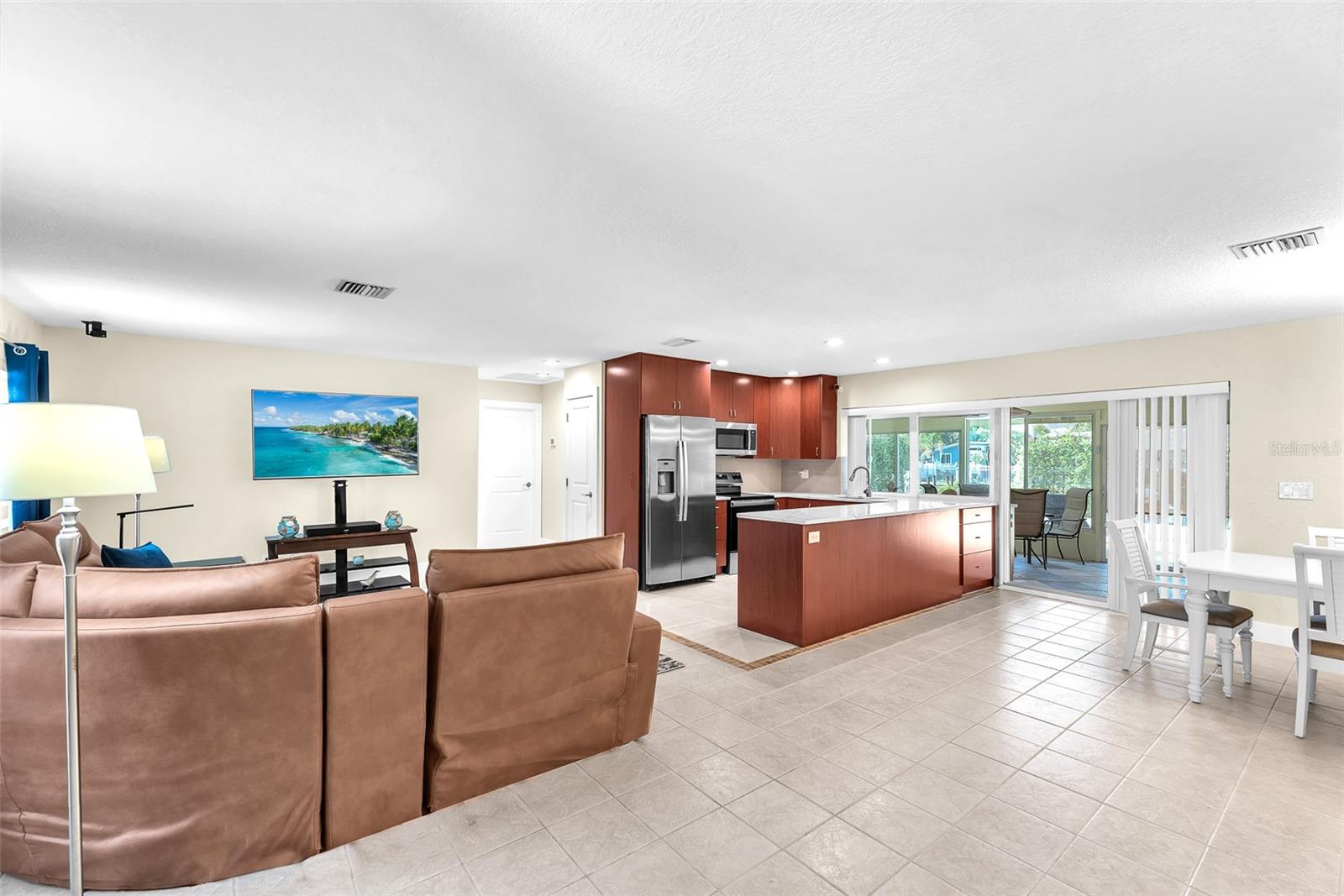 Image 7 of 42 For 1012 Spindle Palm Way