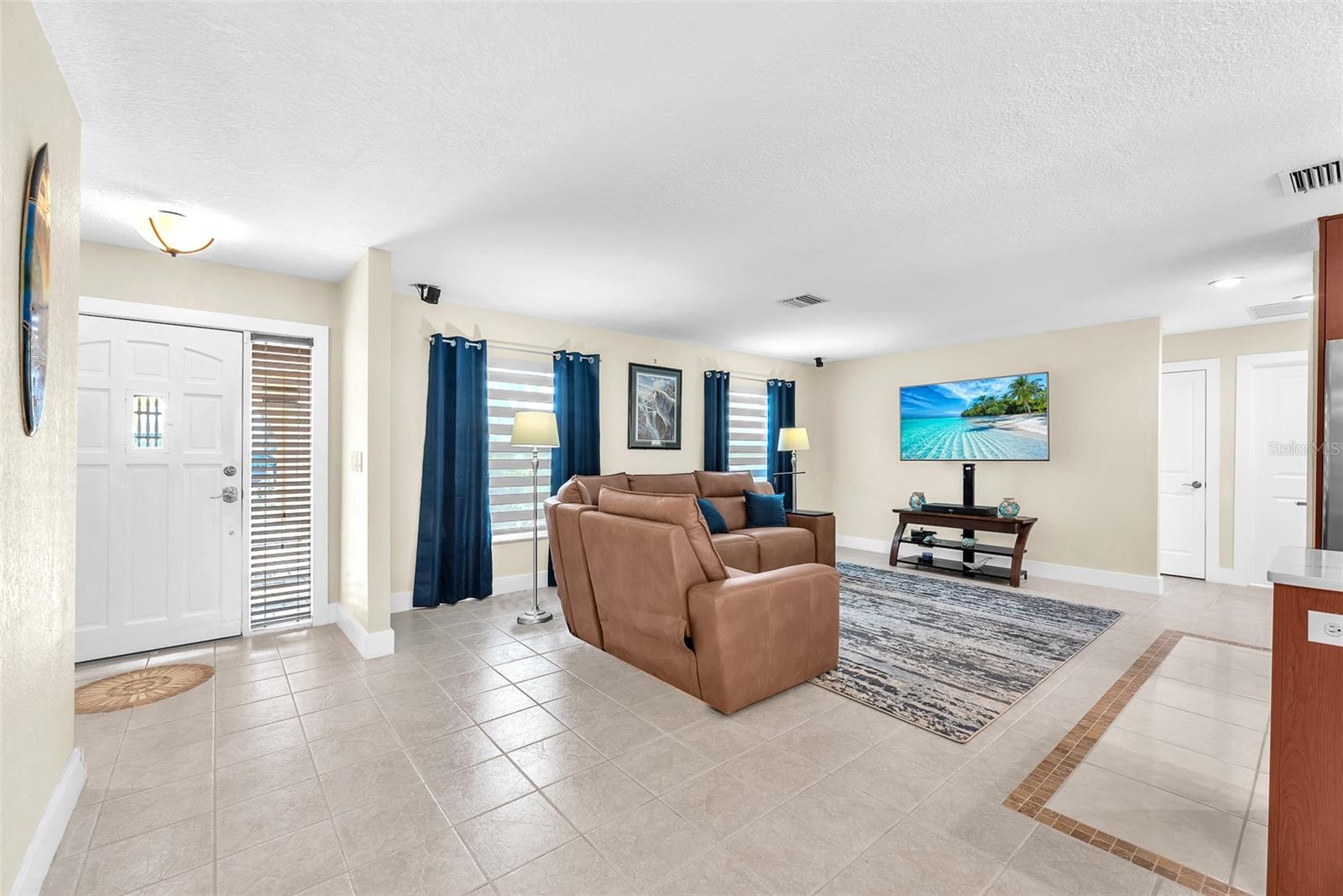 Image 8 of 42 For 1012 Spindle Palm Way
