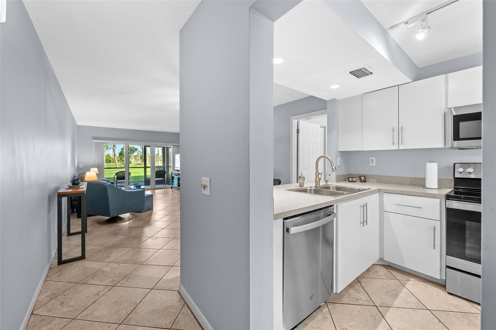 Image 3 of 41 For 6269 Palma Del Mar Boulevard S 112