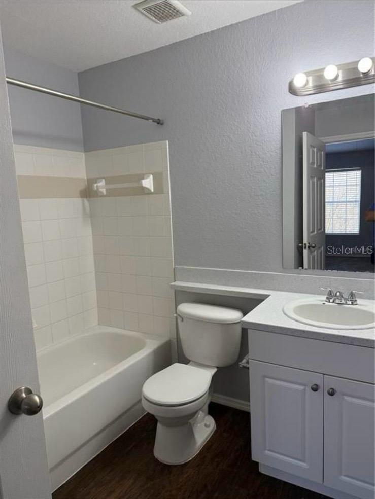 Listing photo id 12 for 5904 Willow Ridge Drive 202