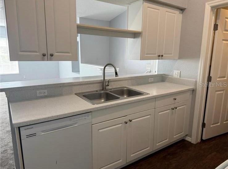 Listing photo id 5 for 5904 Willow Ridge Drive 202