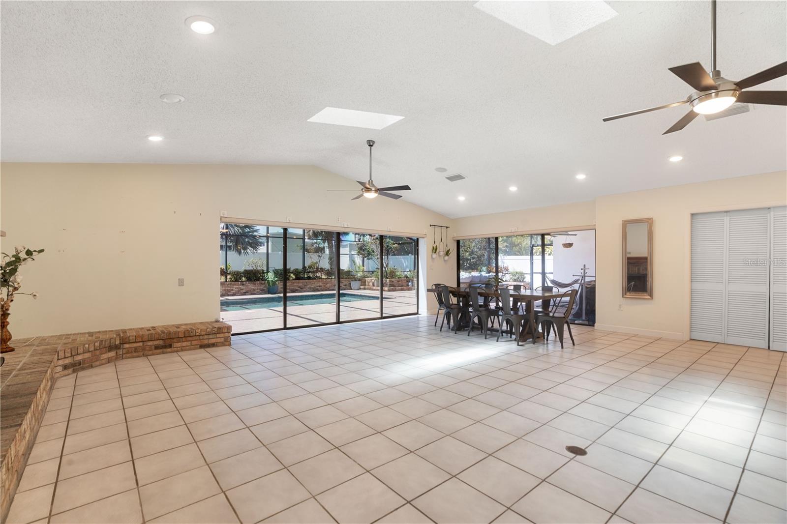 Image 14 of 57 For 1509 Coachlight Way