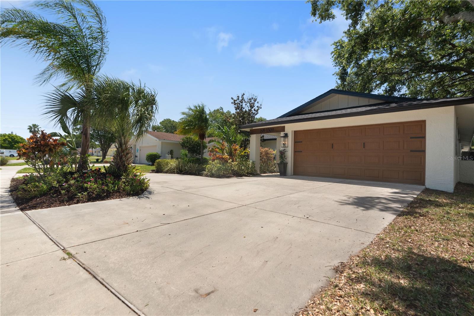 Image 2 of 57 For 1509 Coachlight Way