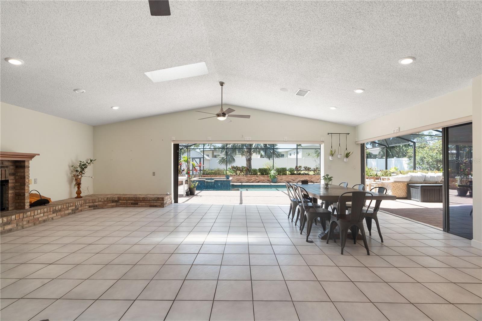 Image 44 of 57 For 1509 Coachlight Way