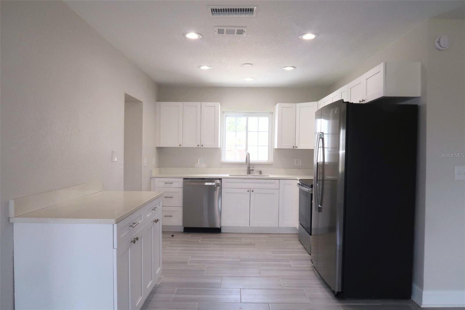 Image 4 of 18 For 5143 Jasmine Circle