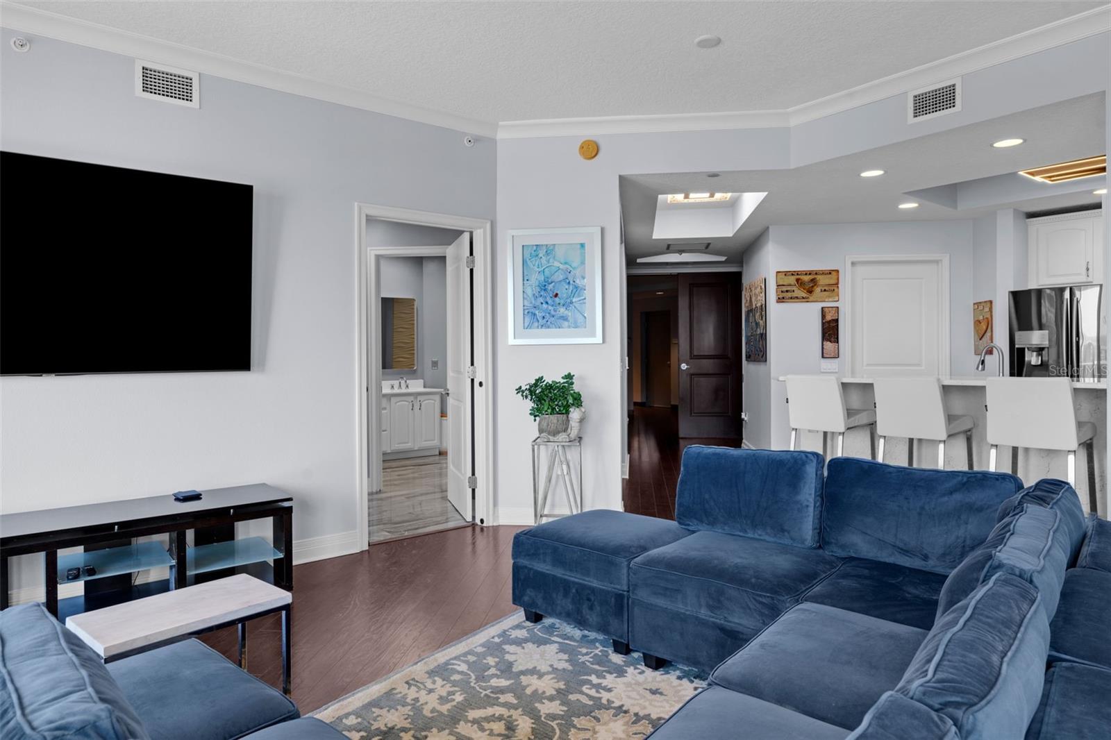 Image 7 of 39 For 1209 Cumberland Avenue 1702