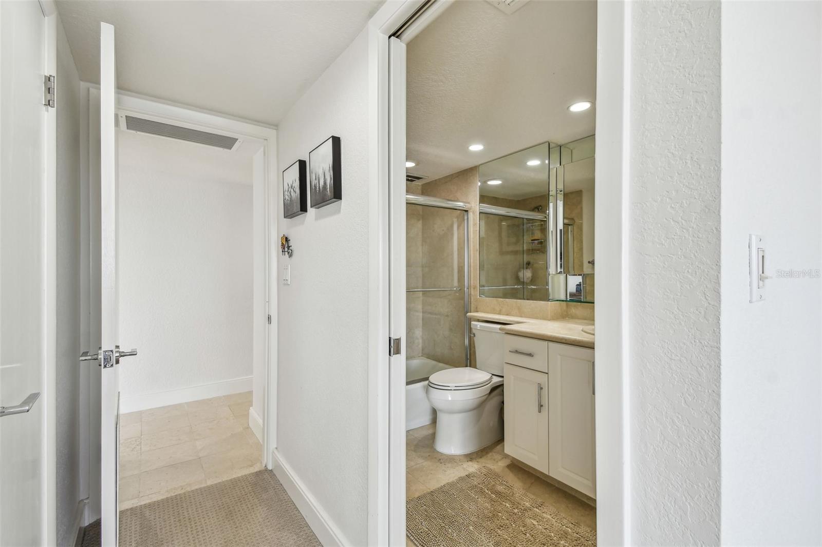 Image 10 of 52 For 1750 Benjamin Franklin Drive 11g