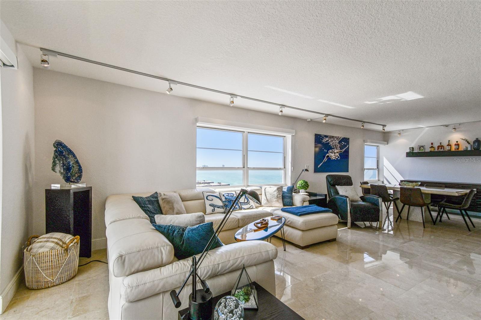 Image 26 of 52 For 1750 Benjamin Franklin Drive 11g