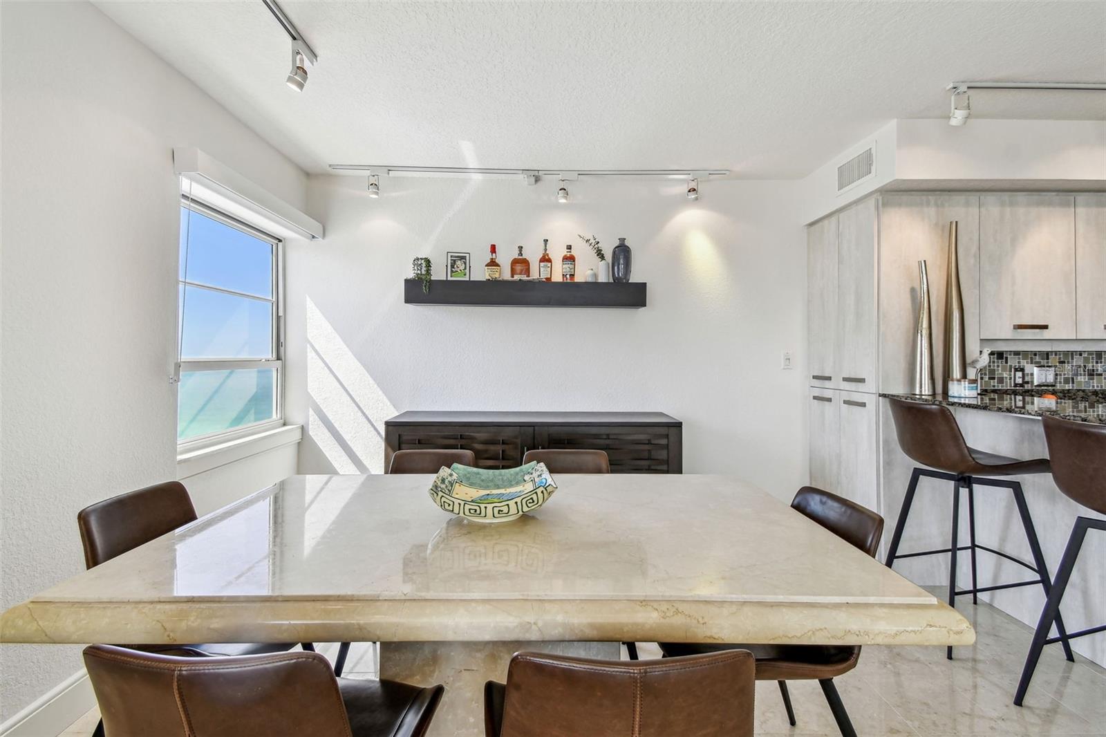 Image 31 of 52 For 1750 Benjamin Franklin Drive 11g