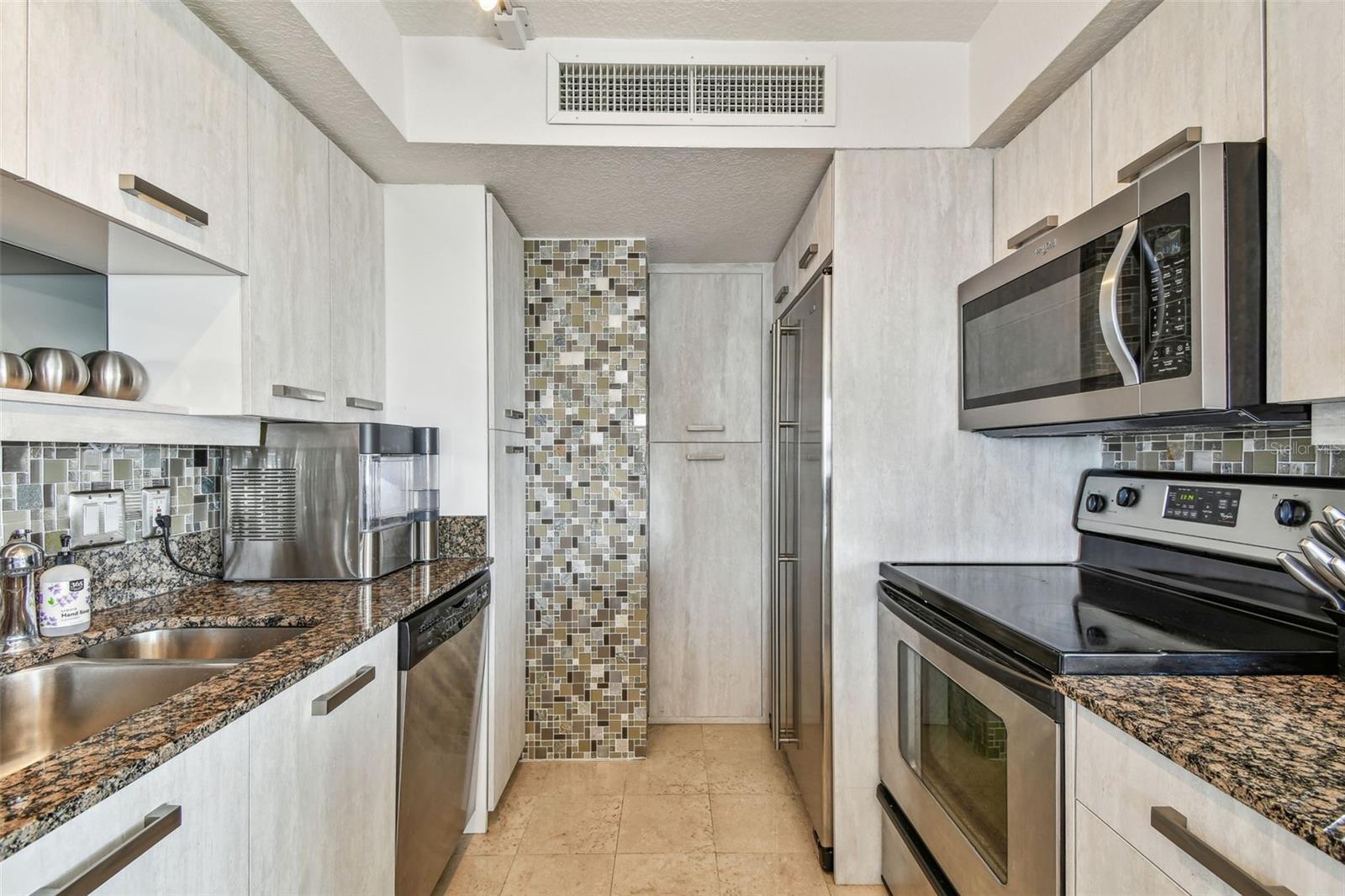 Image 38 of 52 For 1750 Benjamin Franklin Drive 11g