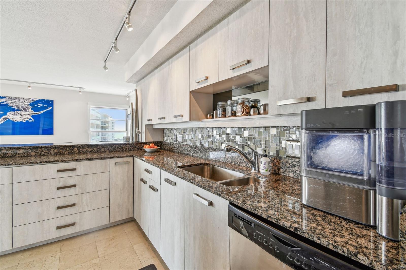 Image 41 of 52 For 1750 Benjamin Franklin Drive 11g