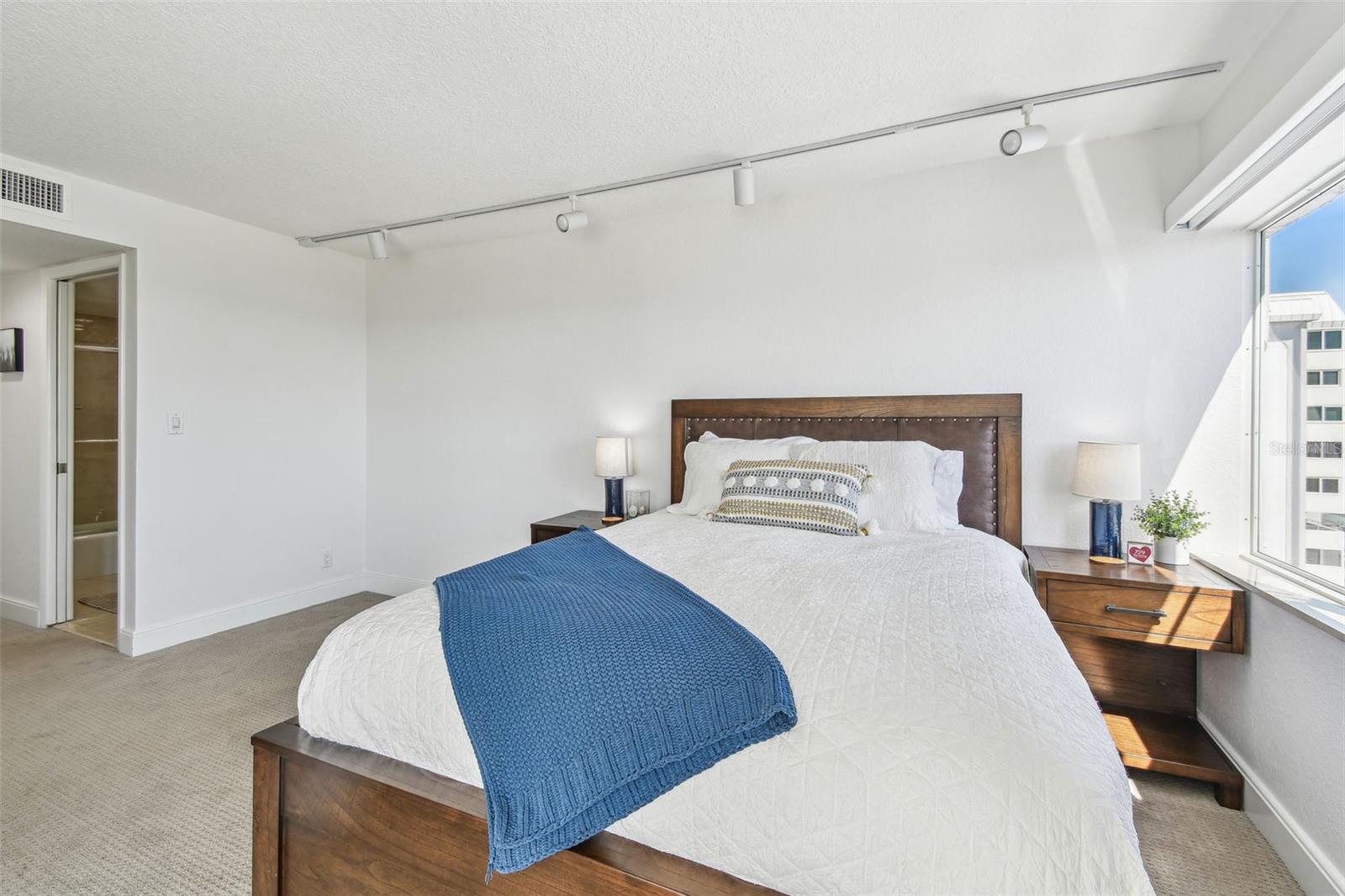 Image 9 of 52 For 1750 Benjamin Franklin Drive 11g