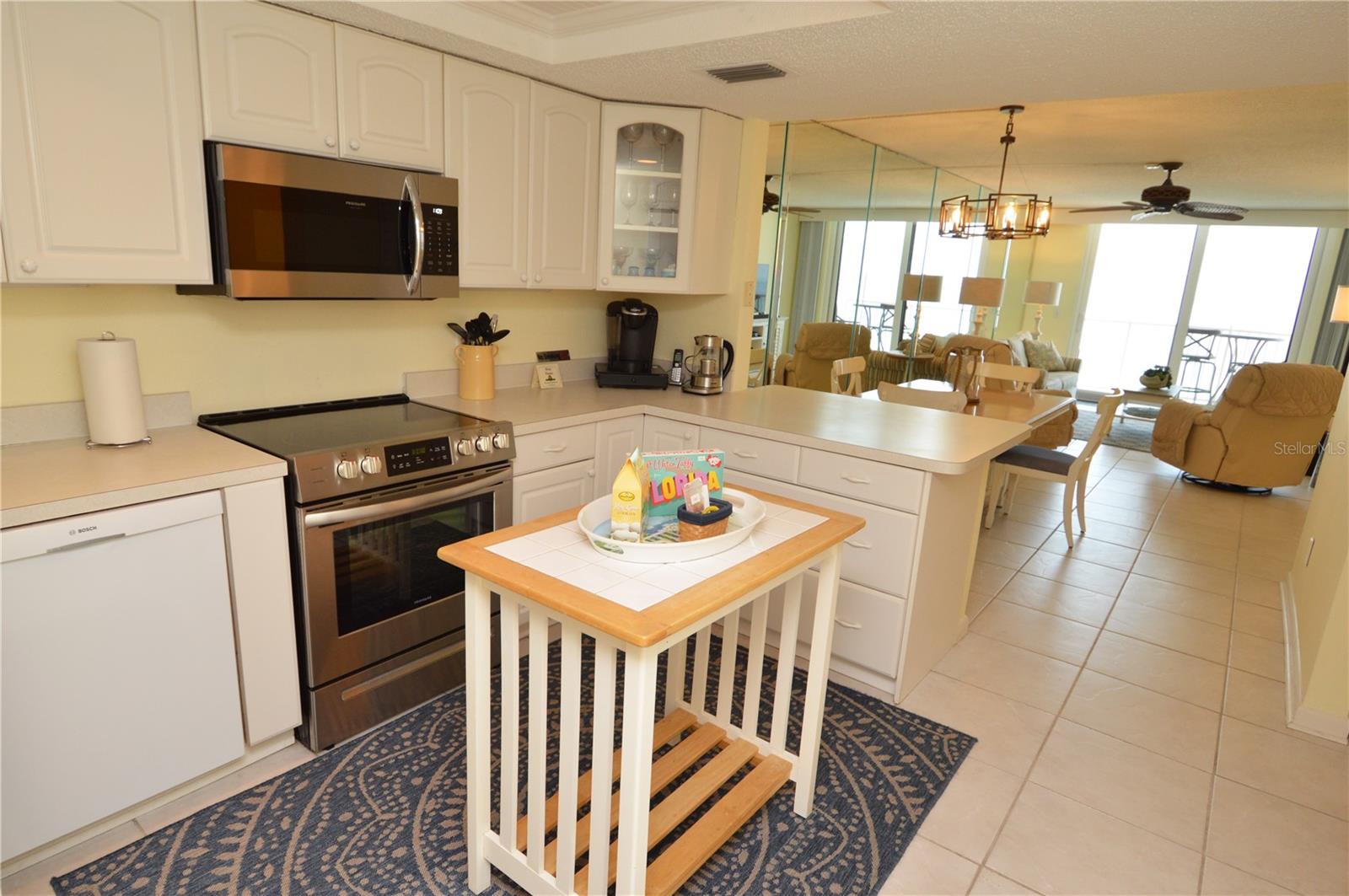 Image 10 of 77 For 18650 Gulf Boulevard 305