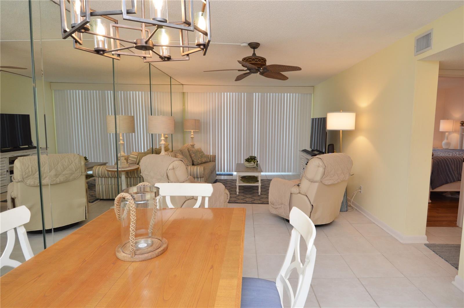 Image 15 of 77 For 18650 Gulf Boulevard 305
