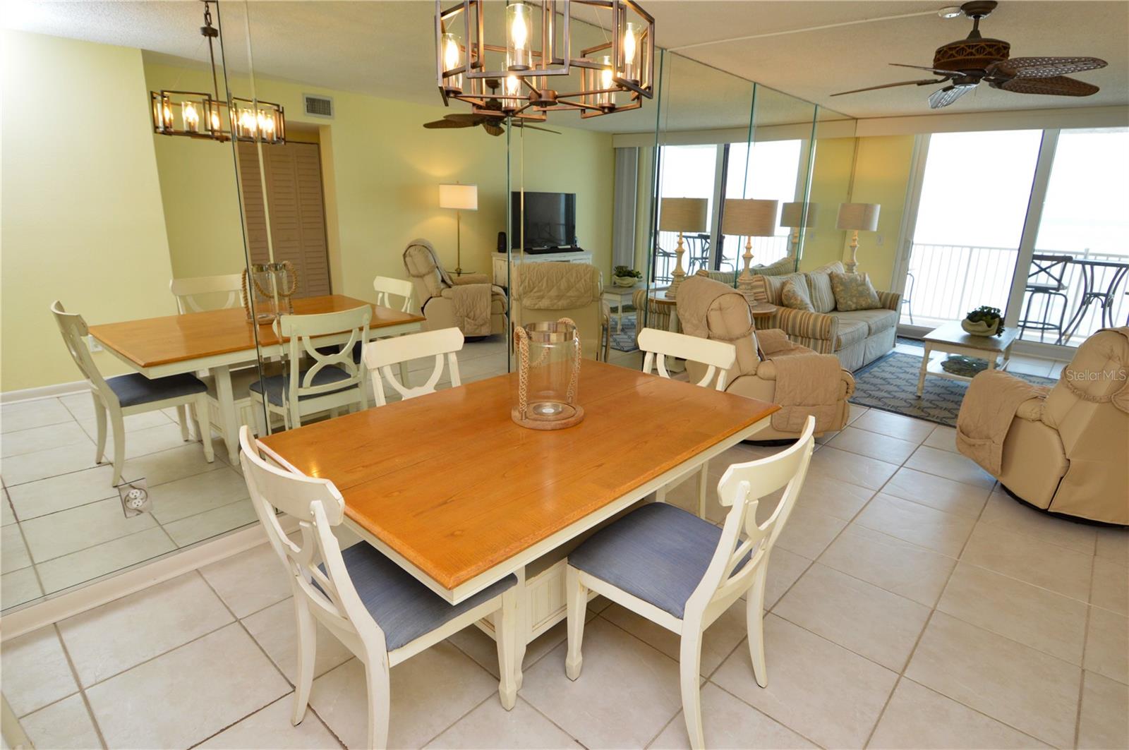 Image 16 of 77 For 18650 Gulf Boulevard 305