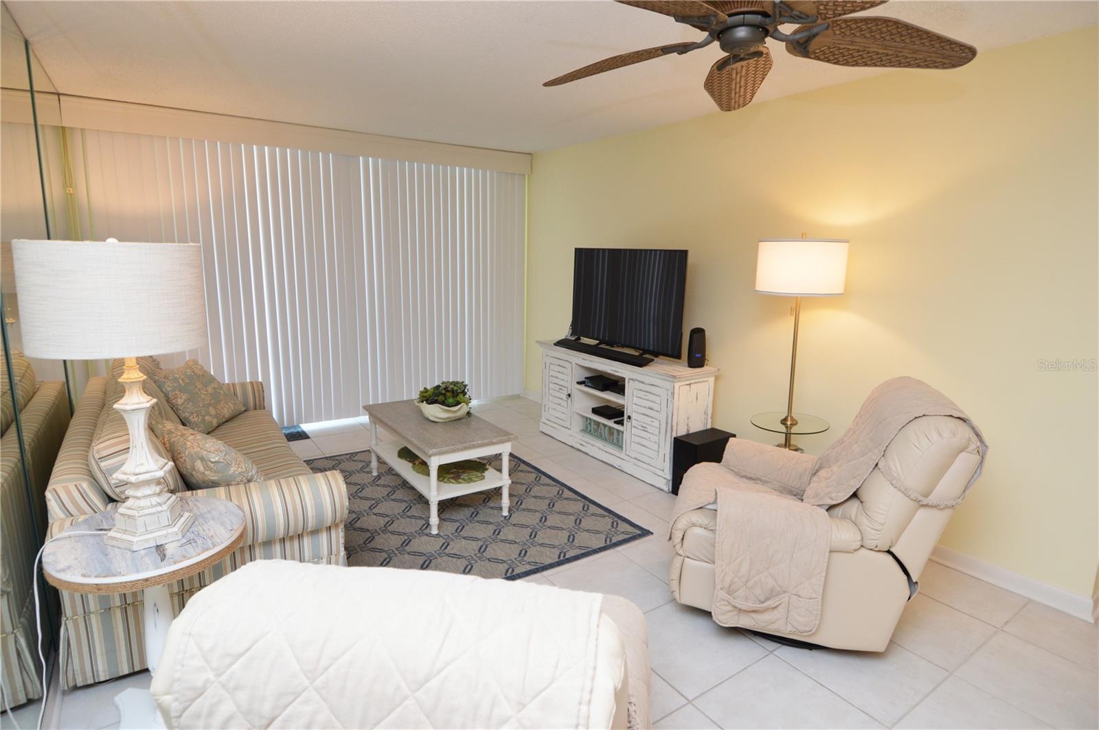 Image 21 of 77 For 18650 Gulf Boulevard 305