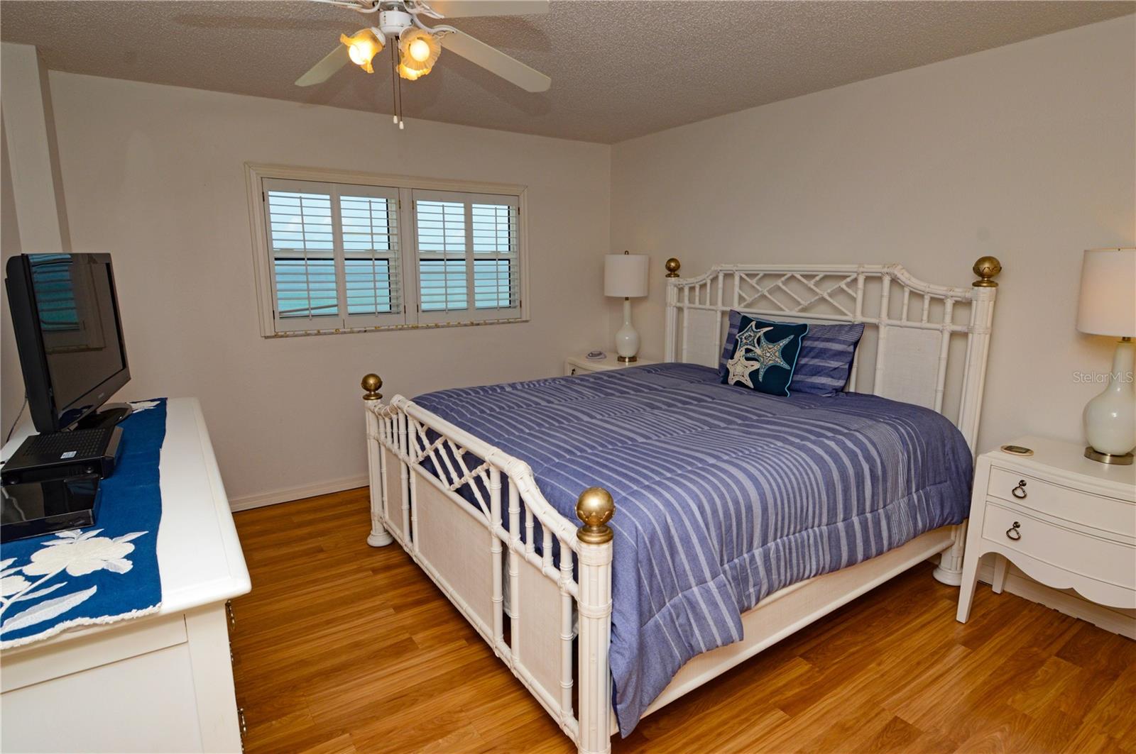 Image 33 of 77 For 18650 Gulf Boulevard 305