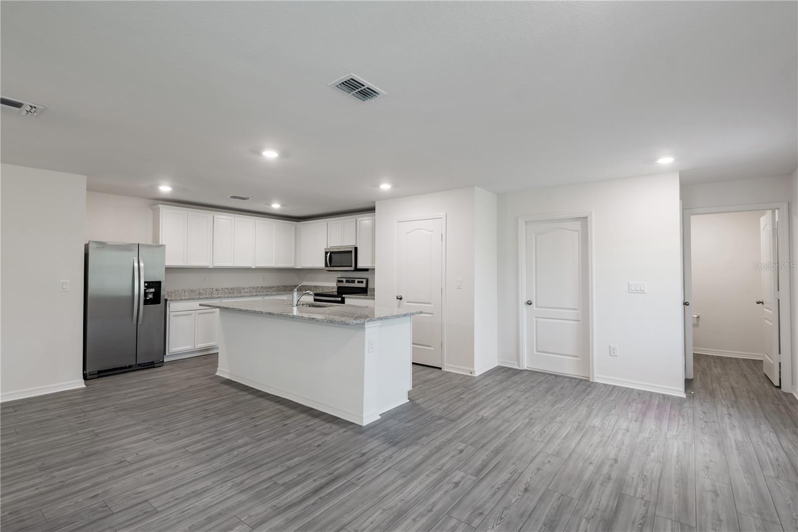 Image 3 of 20 For 596 Bay Leaf Drive