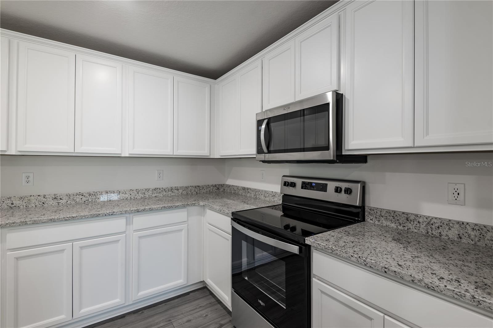 Image 5 of 20 For 596 Bay Leaf Drive