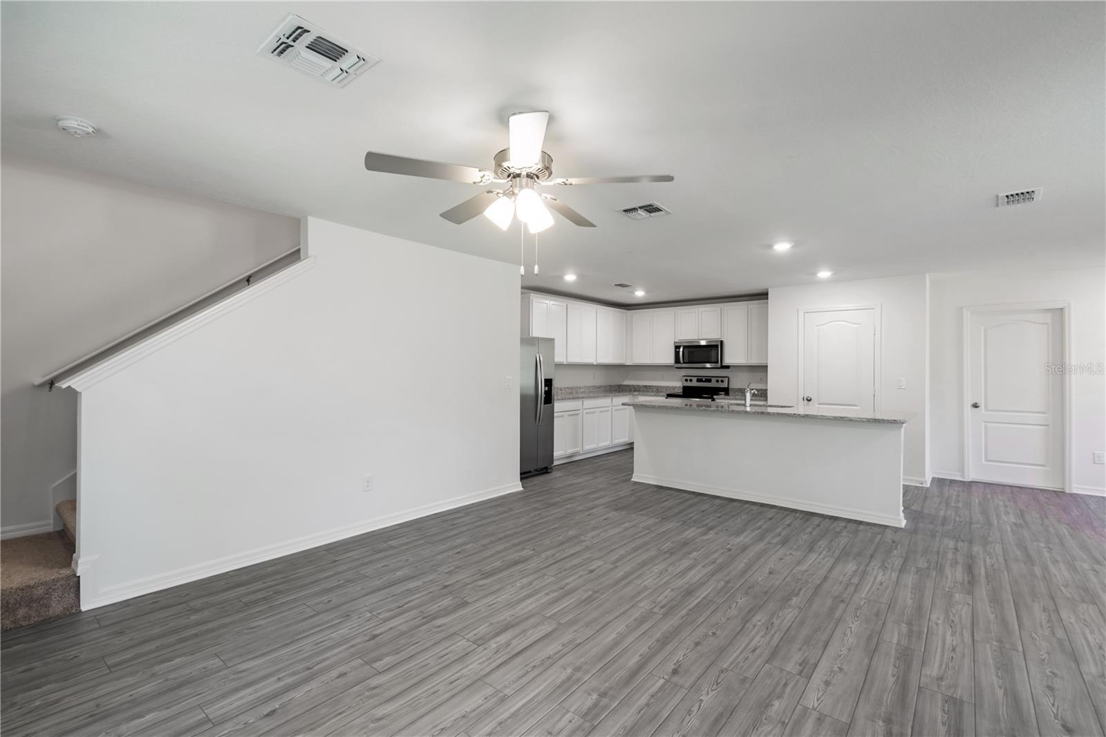 Image 7 of 20 For 596 Bay Leaf Drive