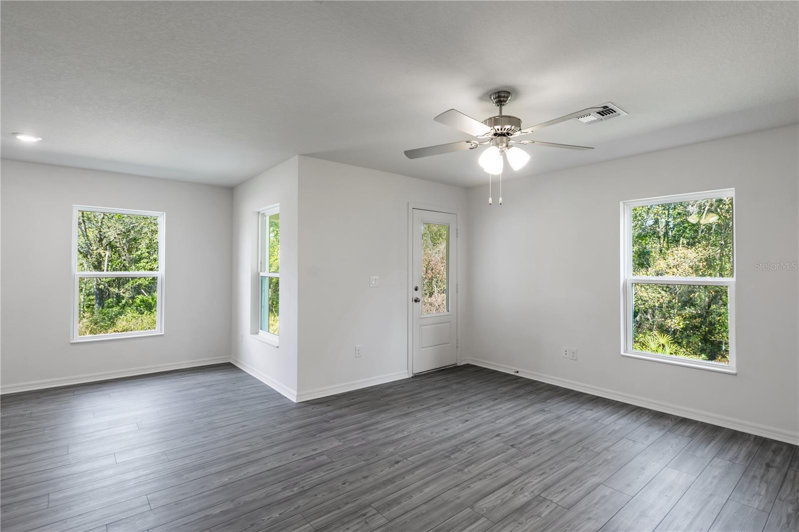 Image 8 of 20 For 596 Bay Leaf Drive