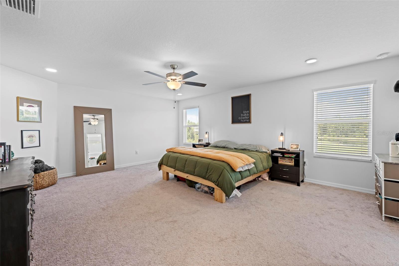 Listing photo id 62 for 12107 Nouveau Avenue