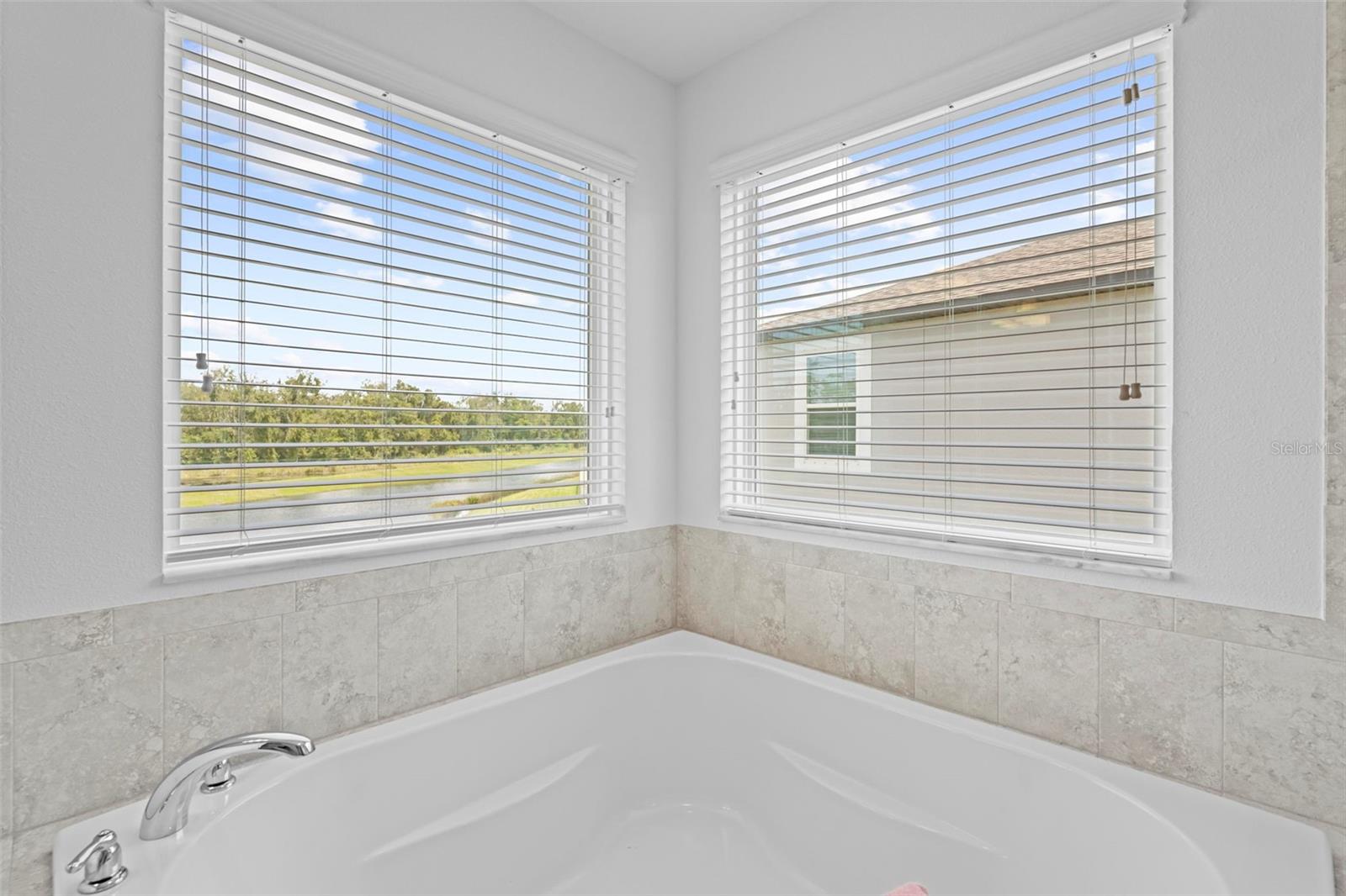 Listing photo id 70 for 12107 Nouveau Avenue