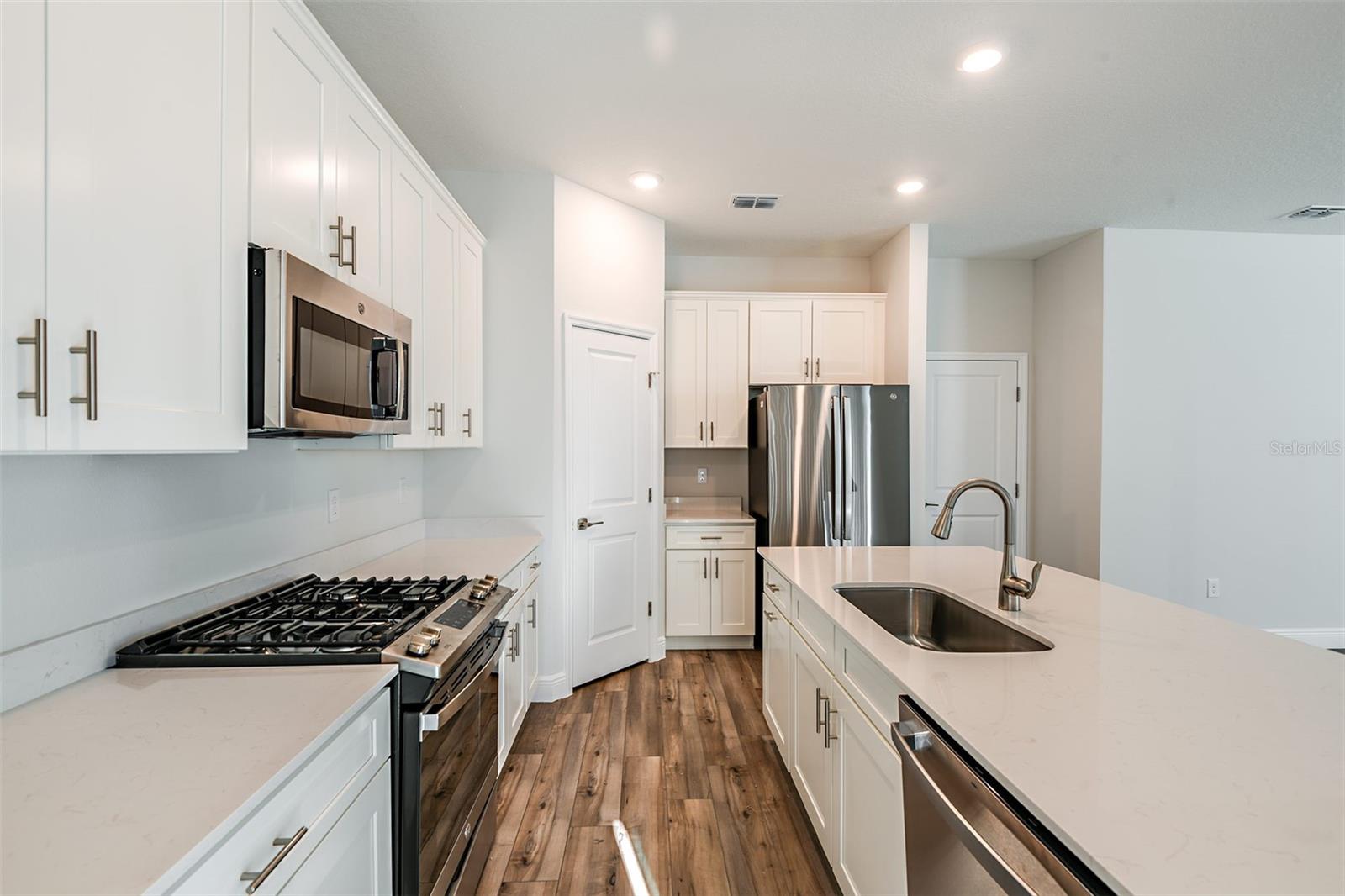 Image 13 of 26 For 10025 Surrey Rose Drive