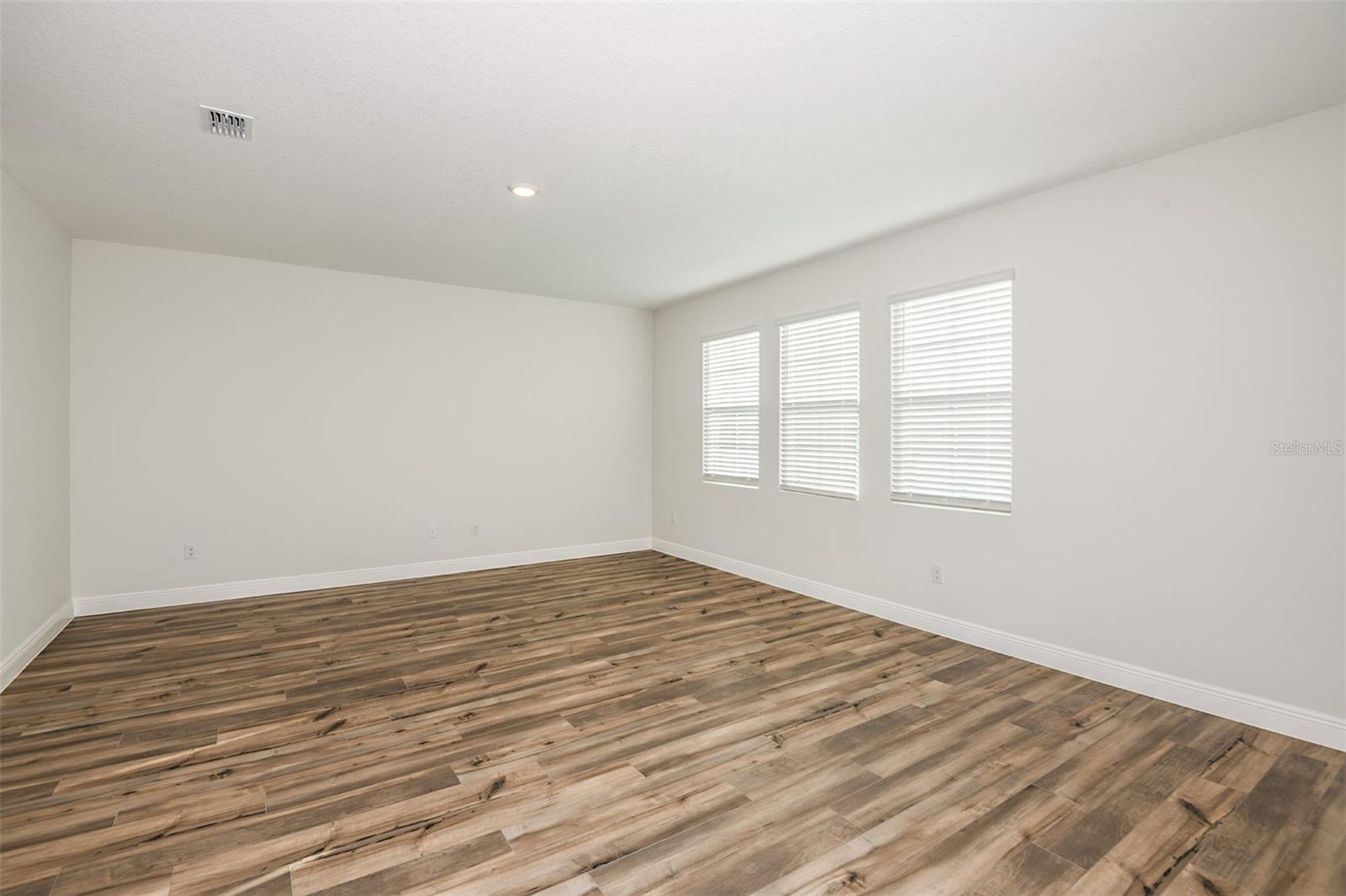 Image 16 of 26 For 10025 Surrey Rose Drive