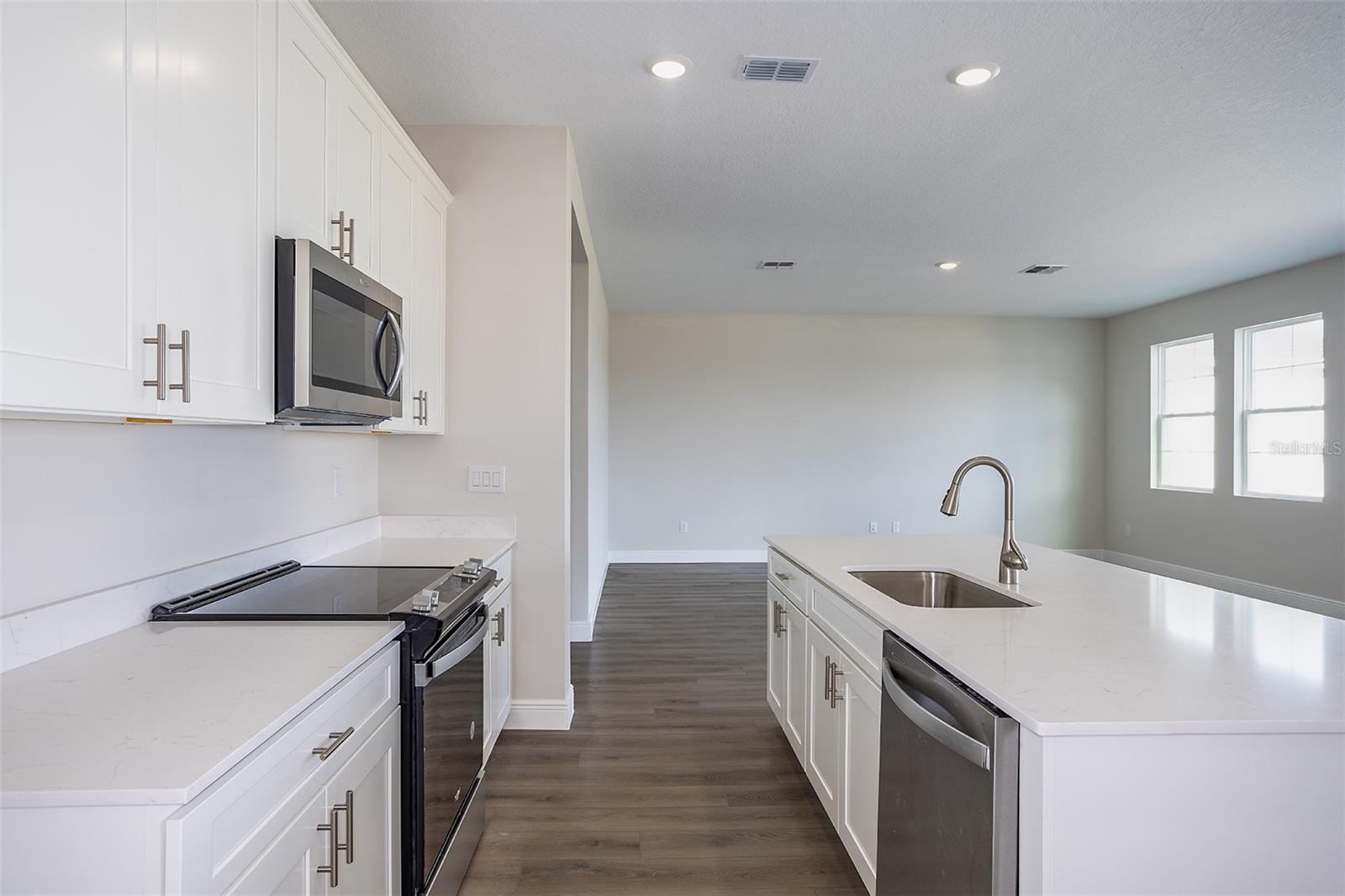 Image 14 of 29 For 10037 Surrey Rose Drive