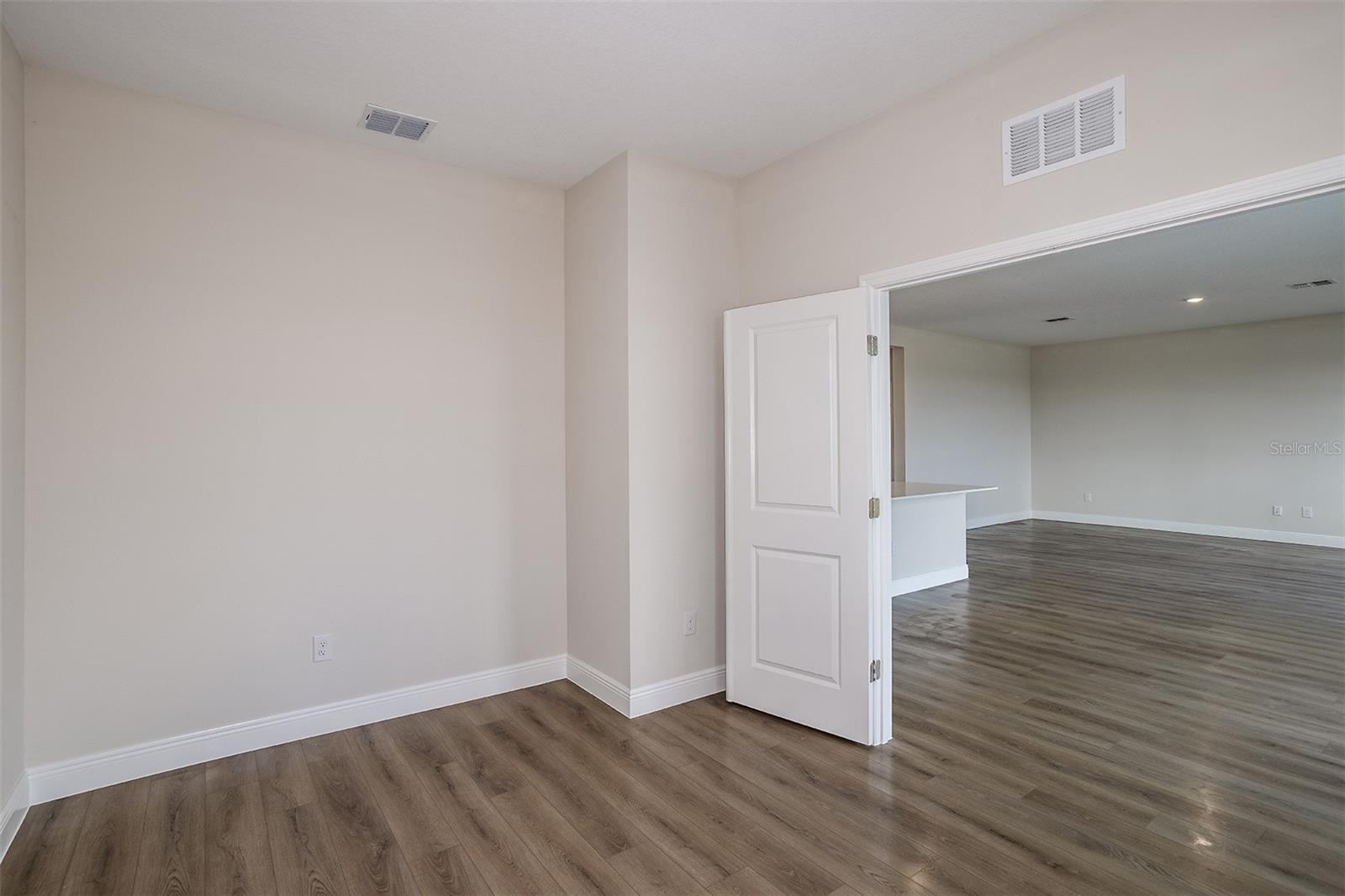 Image 20 of 29 For 10037 Surrey Rose Drive