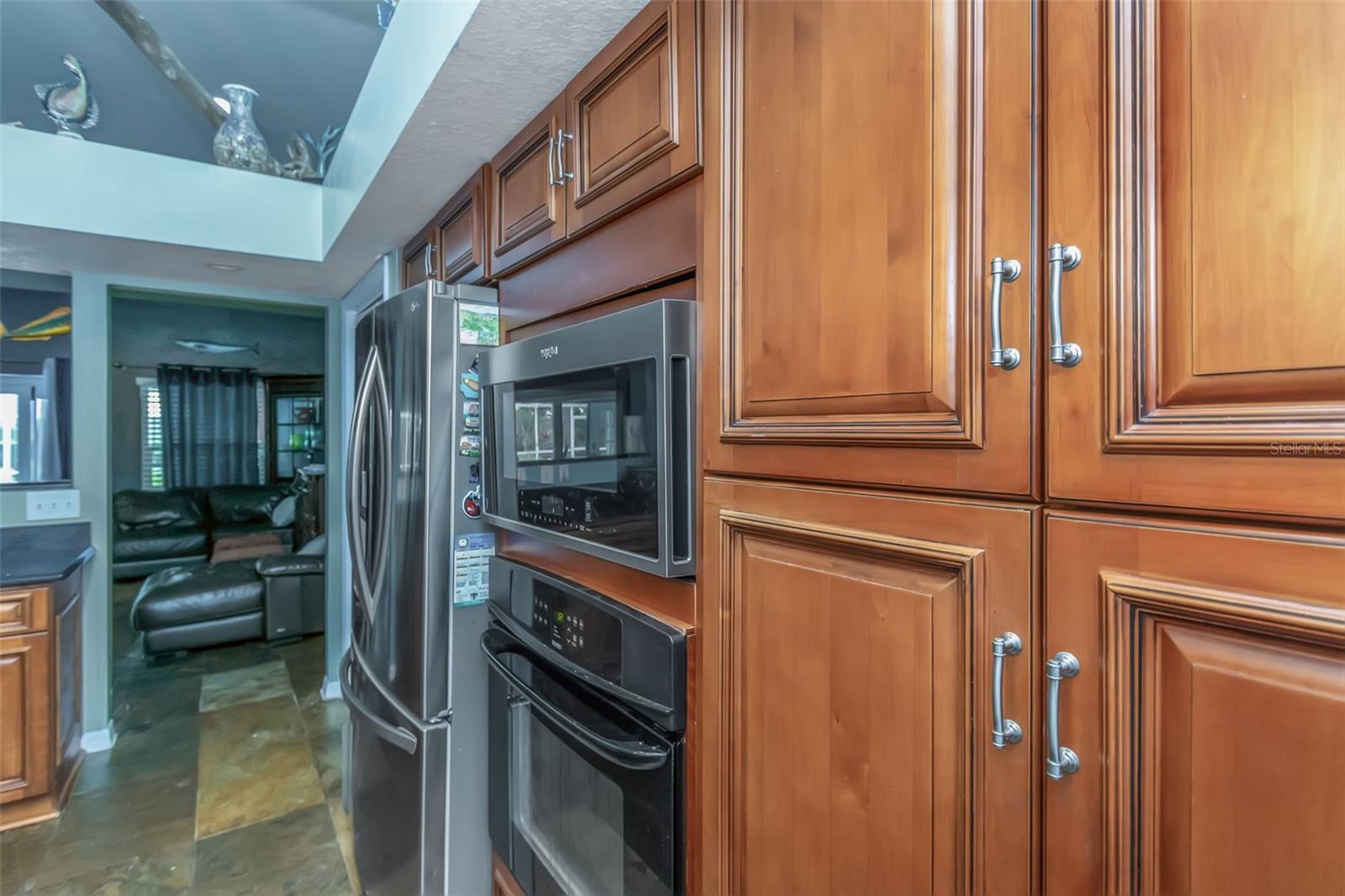 Image 10 of 96 For 424 Island Cay Way