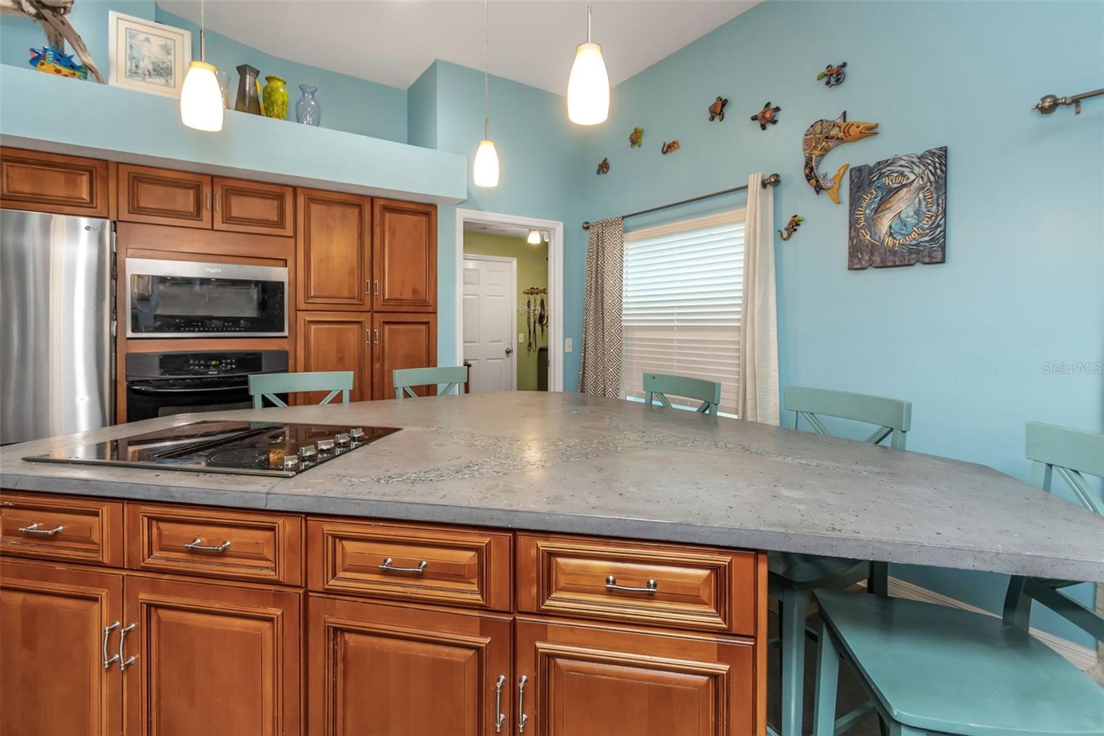Image 14 of 96 For 424 Island Cay Way