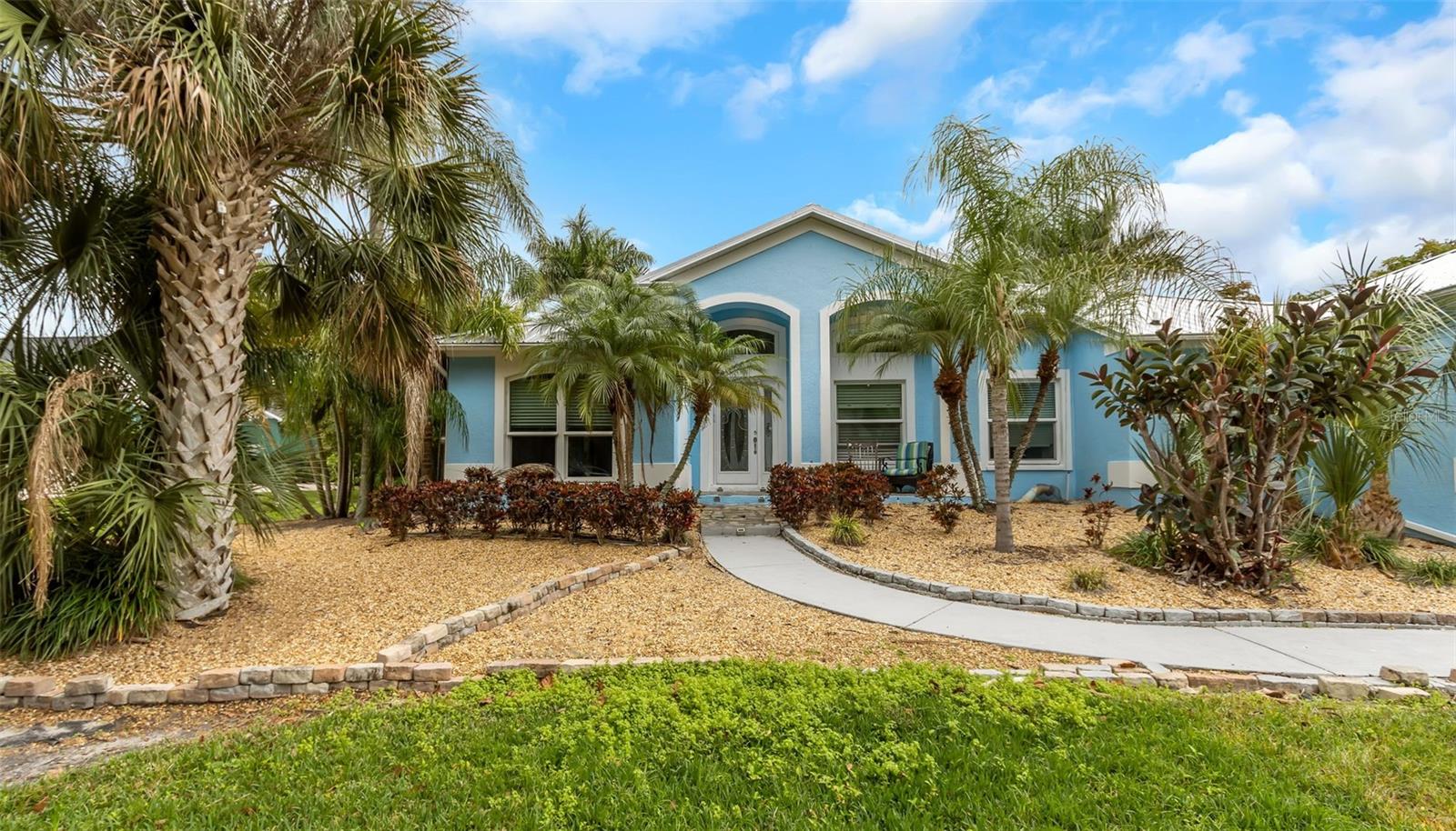 Image 2 of 96 For 424 Island Cay Way