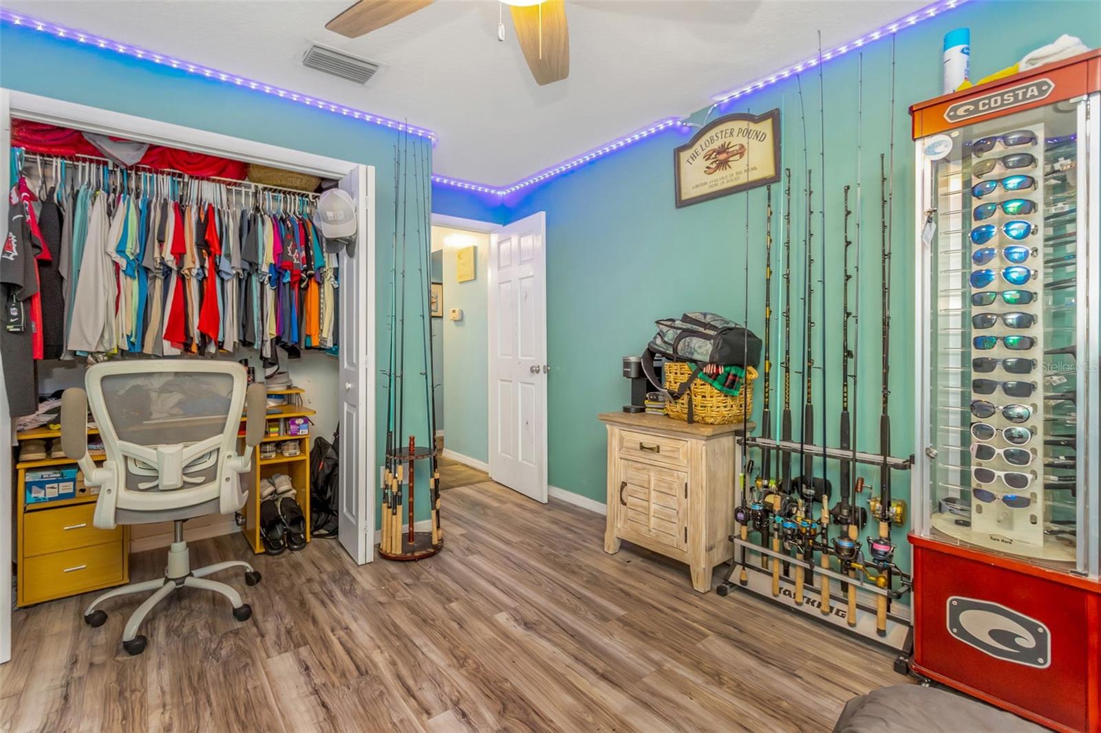 Image 46 of 96 For 424 Island Cay Way