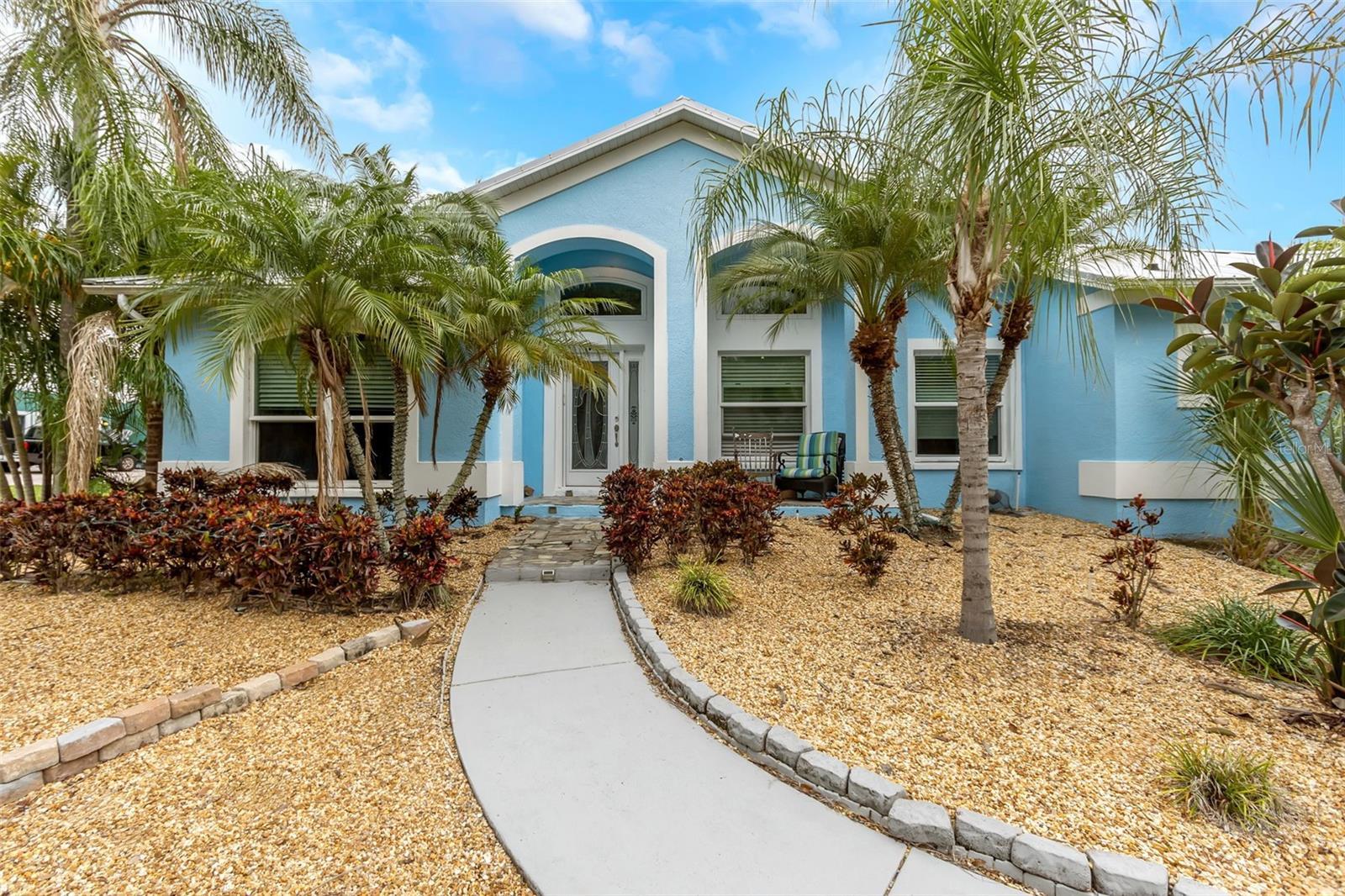 Image 5 of 96 For 424 Island Cay Way