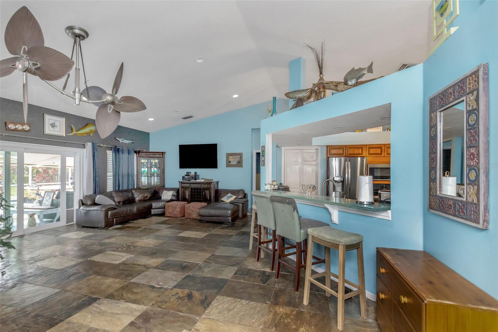 Image 52 of 96 For 424 Island Cay Way