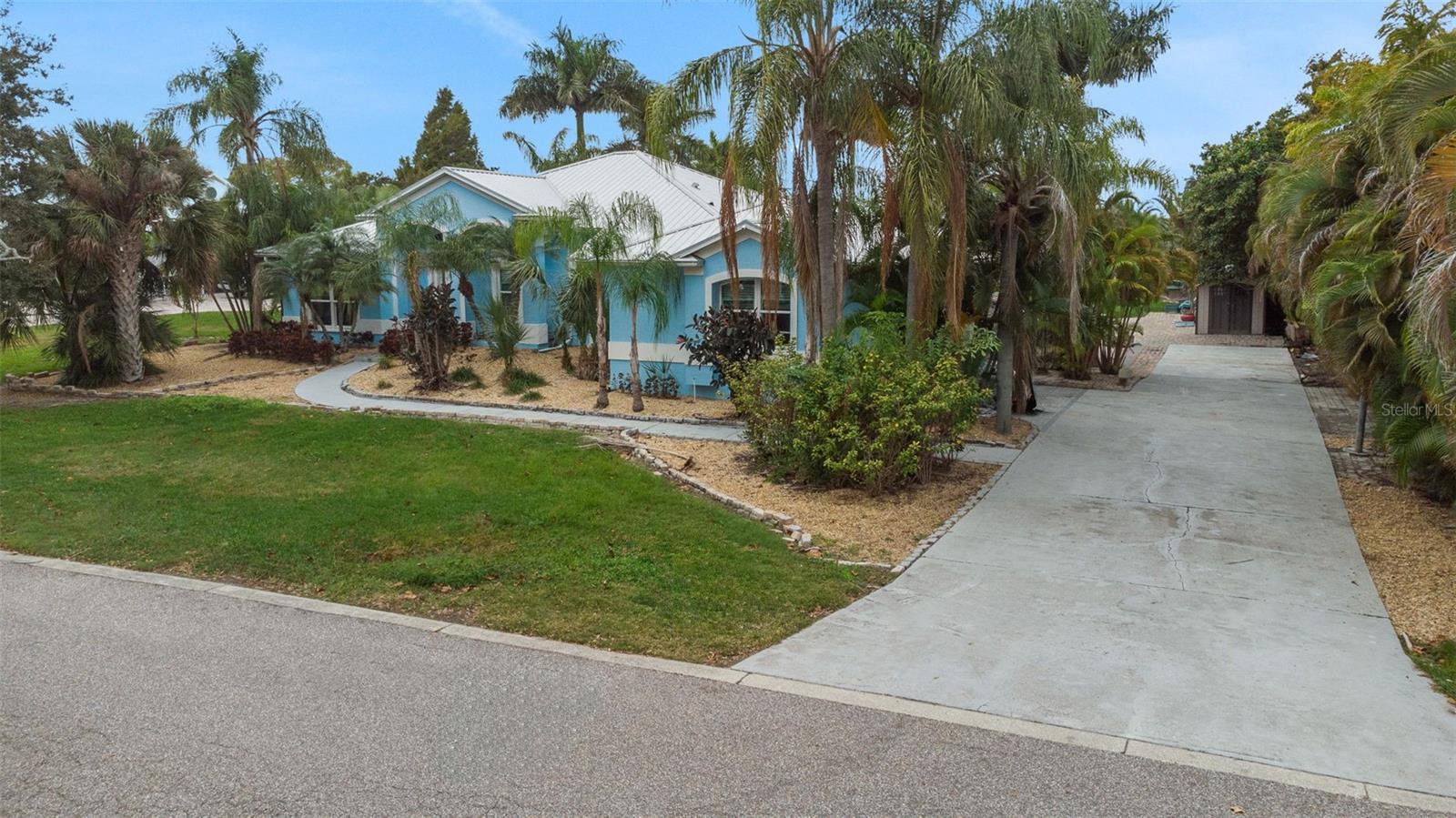 Image 68 of 96 For 424 Island Cay Way