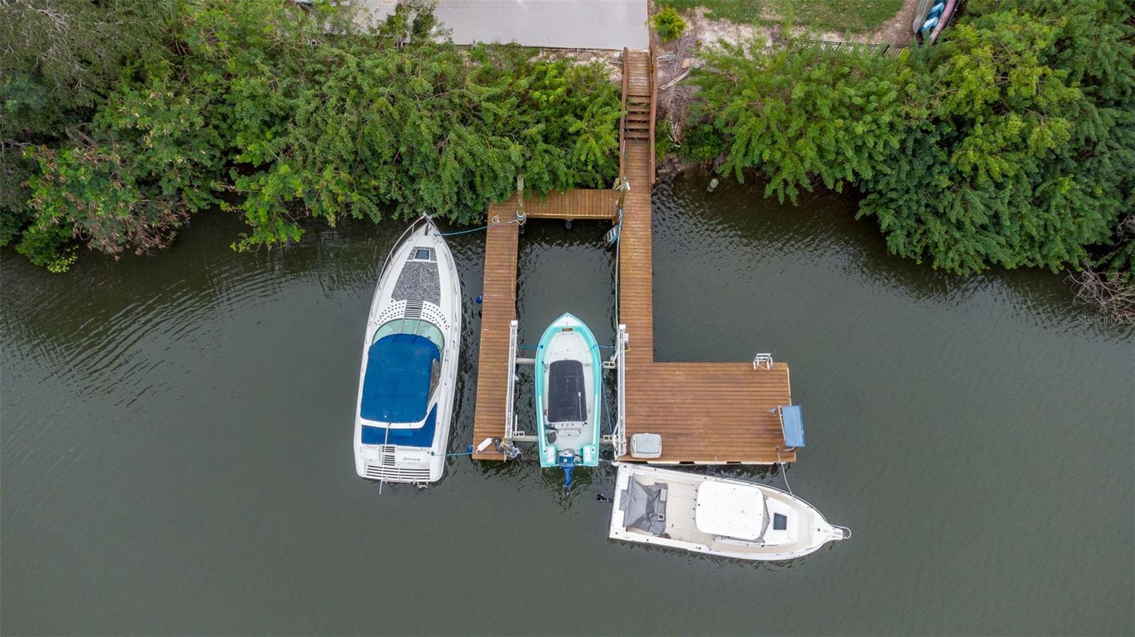 Image 95 of 96 For 424 Island Cay Way