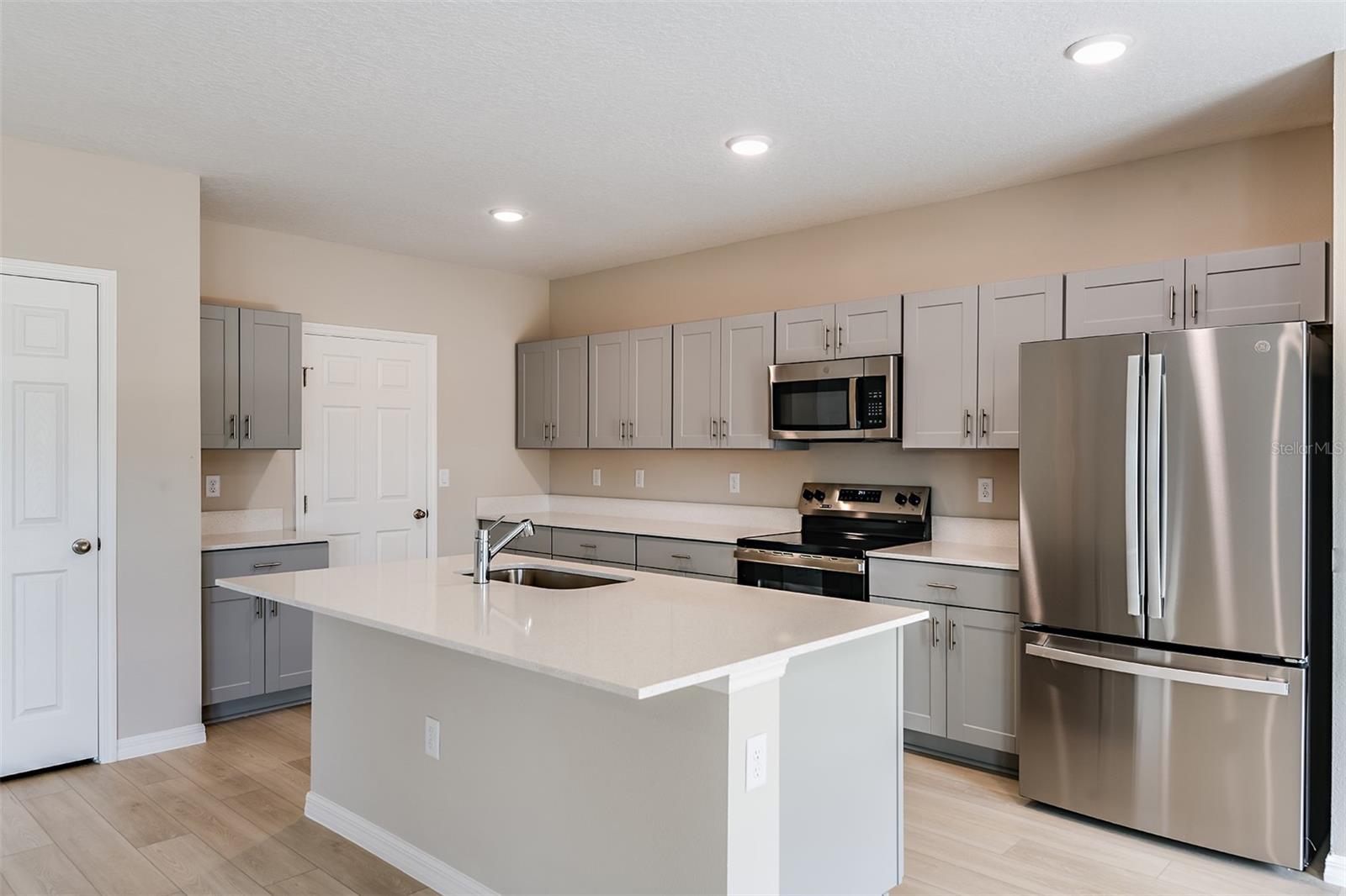 Image 3 of 21 For 37238 Sagemoor Drive