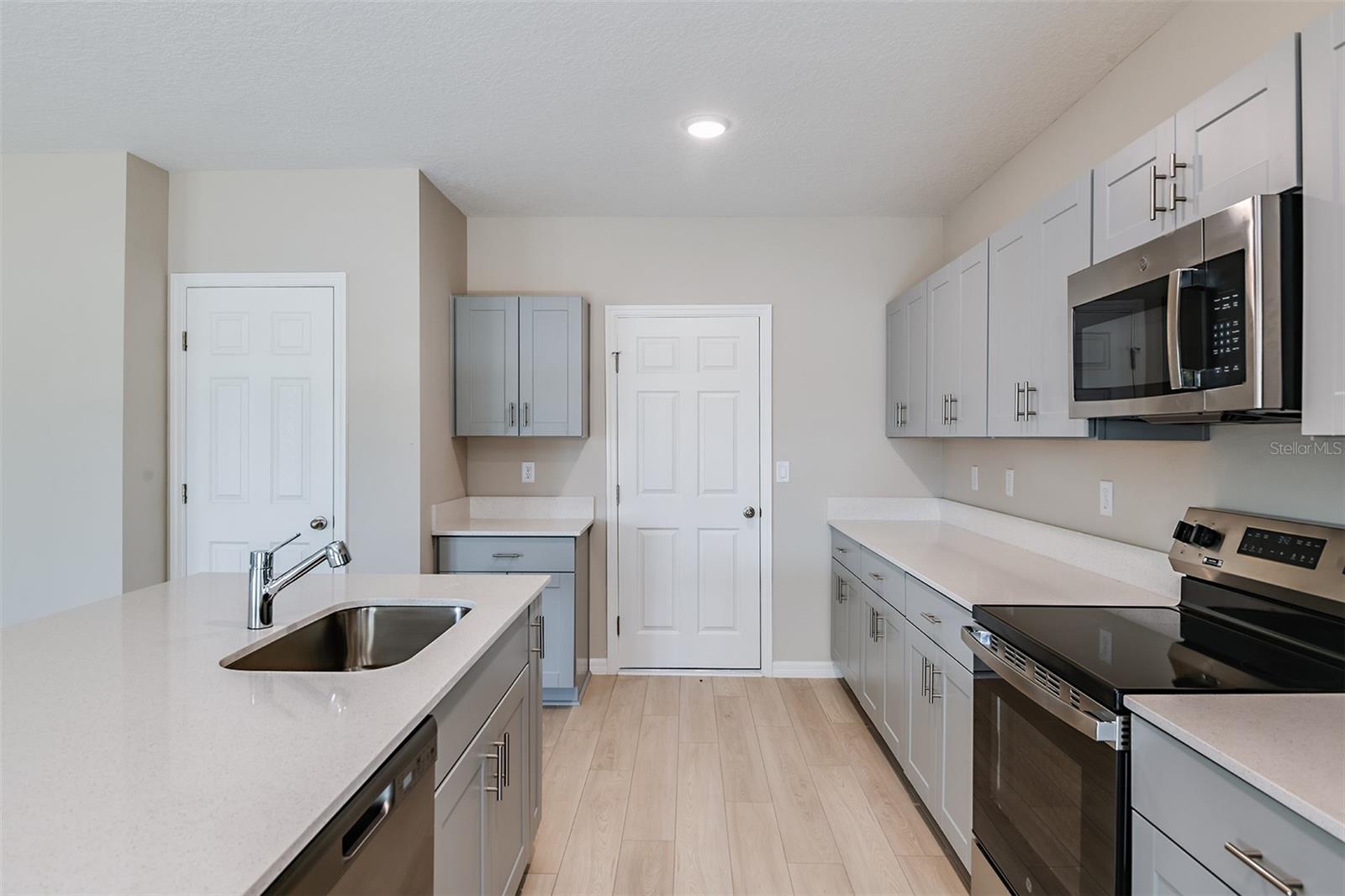 Image 4 of 21 For 37238 Sagemoor Drive