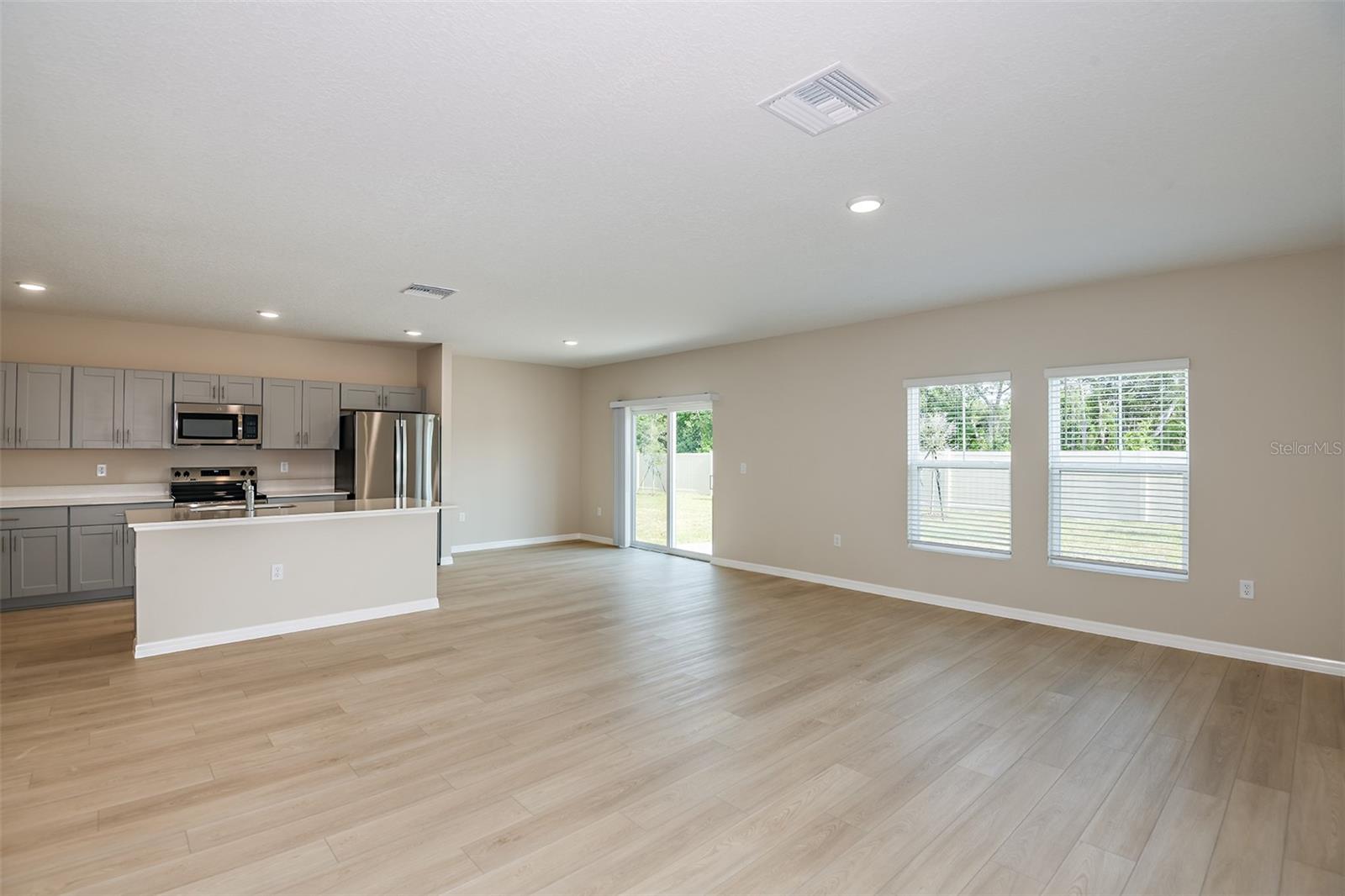 Image 7 of 21 For 37238 Sagemoor Drive