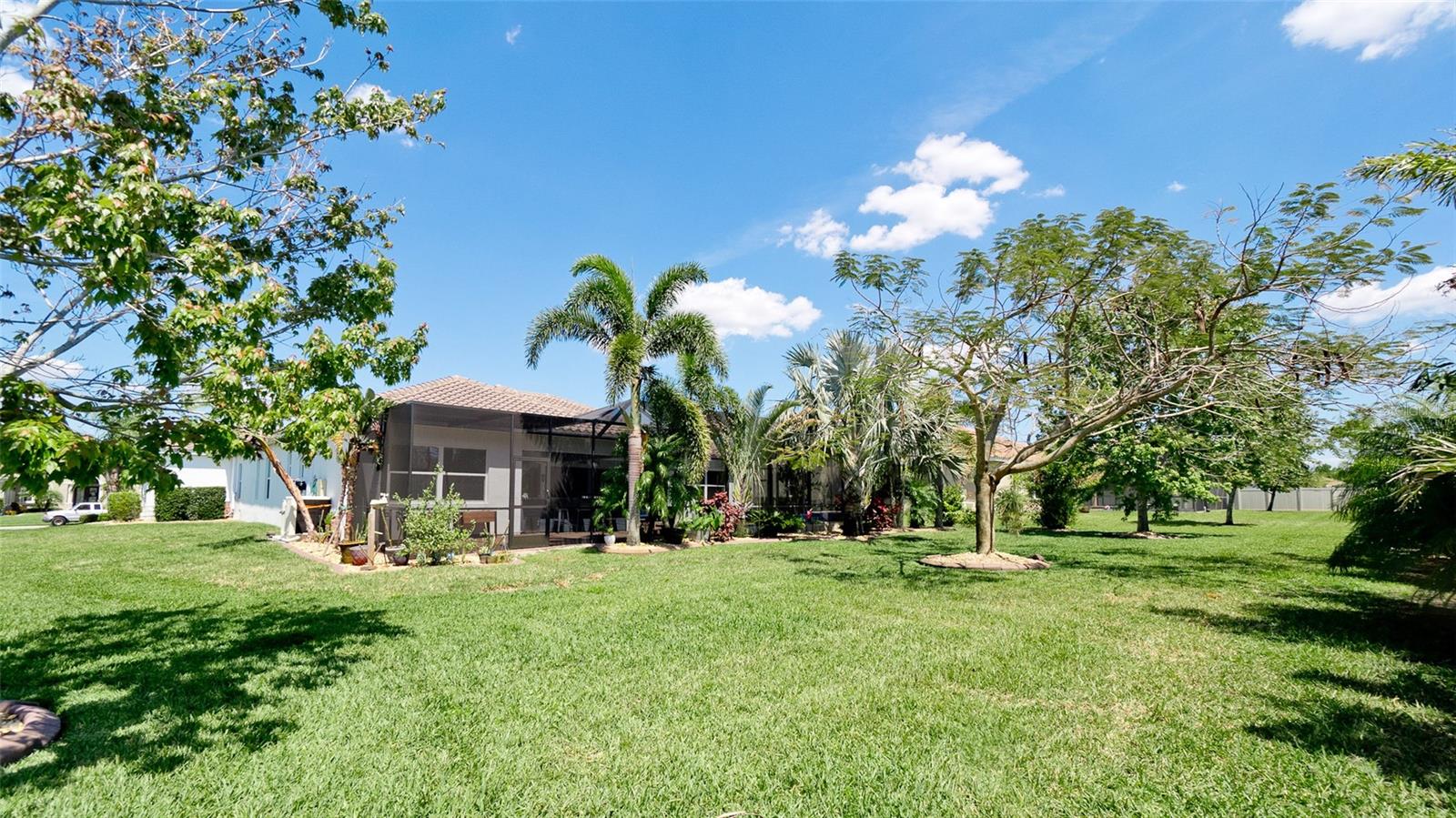 Image 11 of 50 For 16612 5th Avenue E