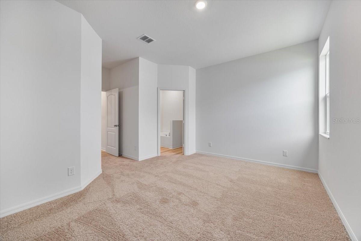 Image 15 of 22 For 385 Begonia Court