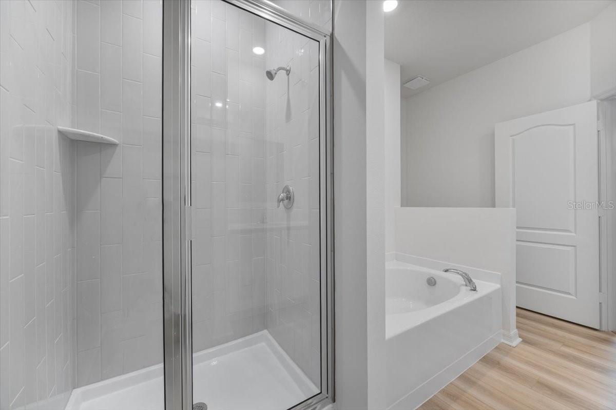 Image 17 of 22 For 385 Begonia Court