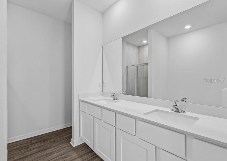 Image 7 of 22 For 385 Begonia Court