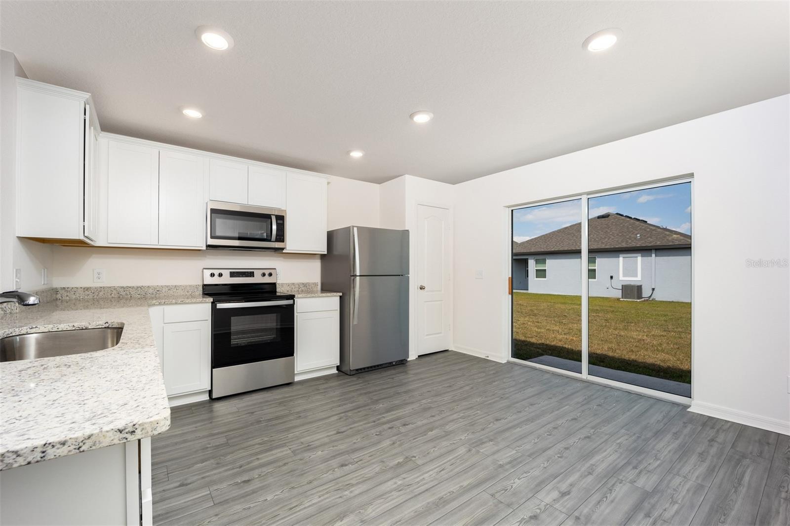 Image 3 of 17 For 3723 Bergamot Street
