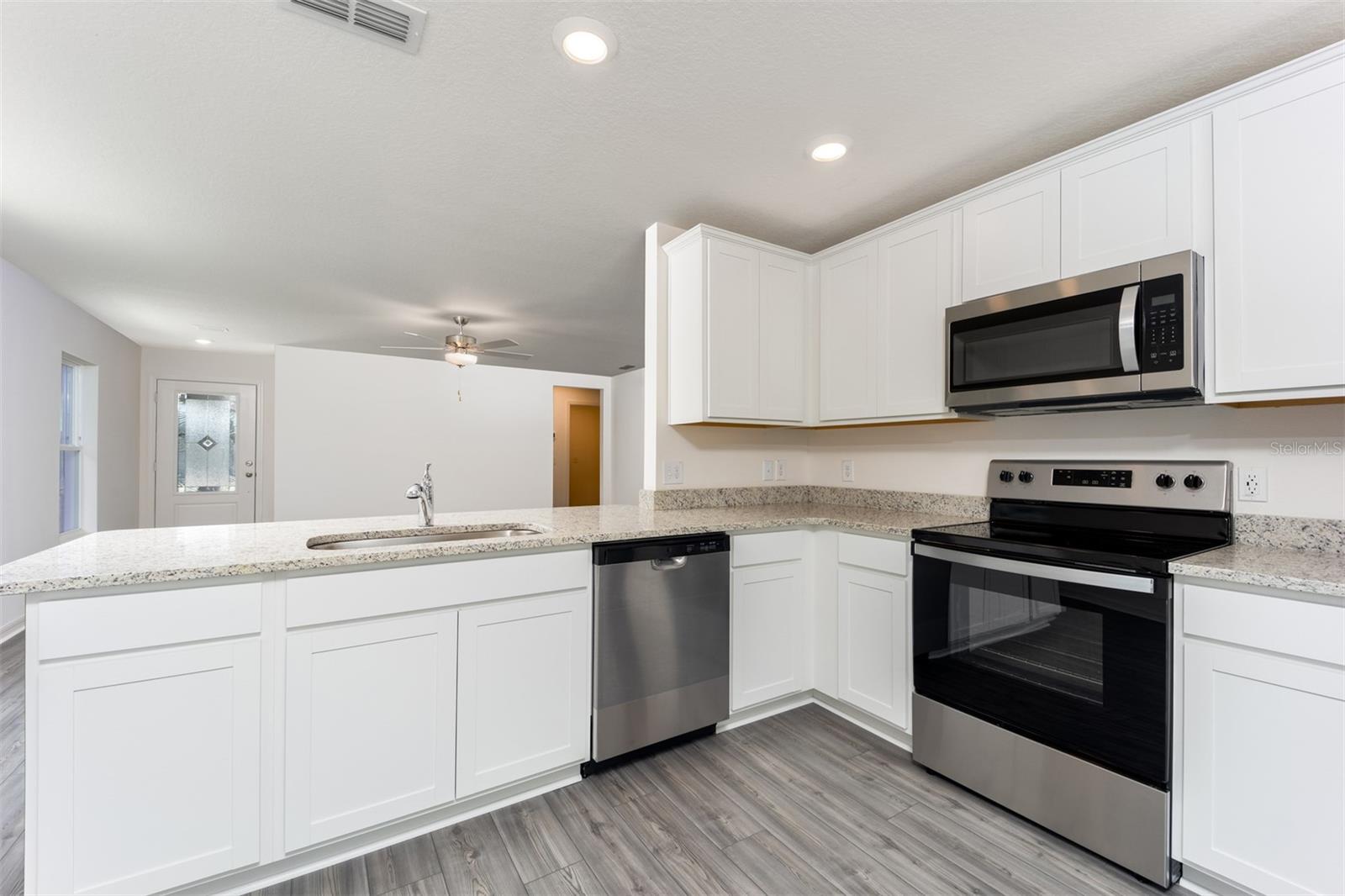 Image 4 of 17 For 3723 Bergamot Street