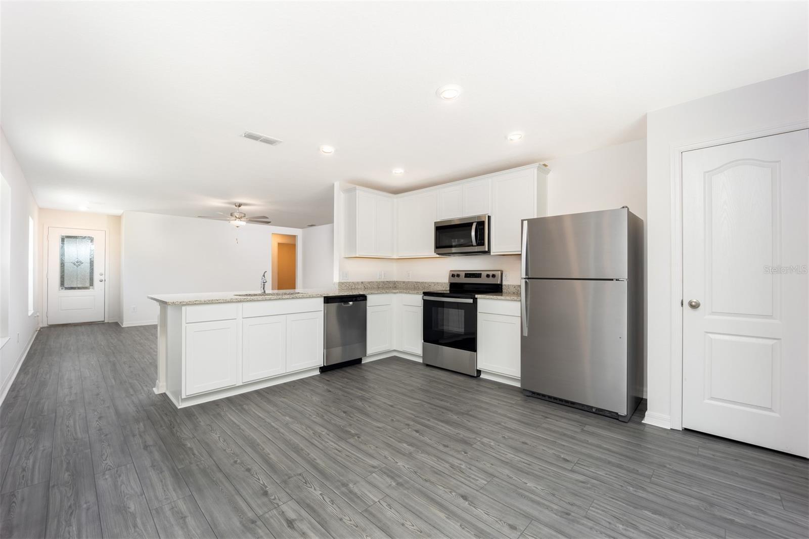 Image 5 of 17 For 3723 Bergamot Street
