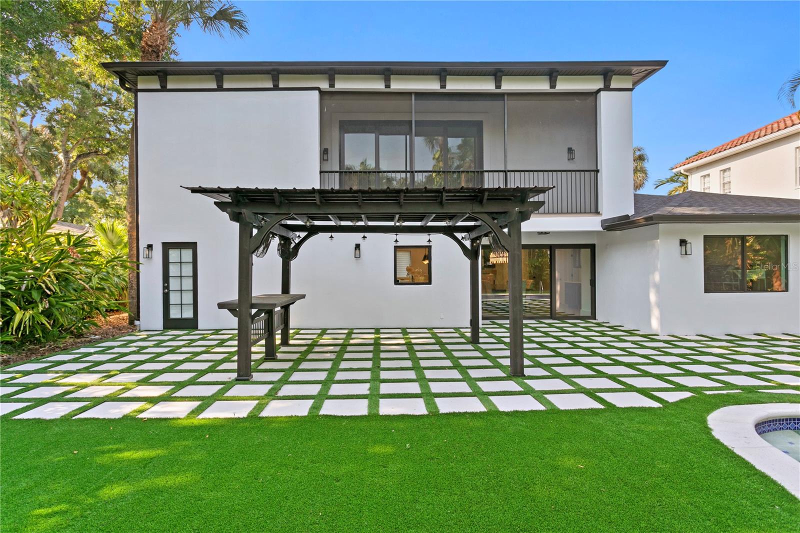 Listing photo id 11 for 4308 Beach Park Drive